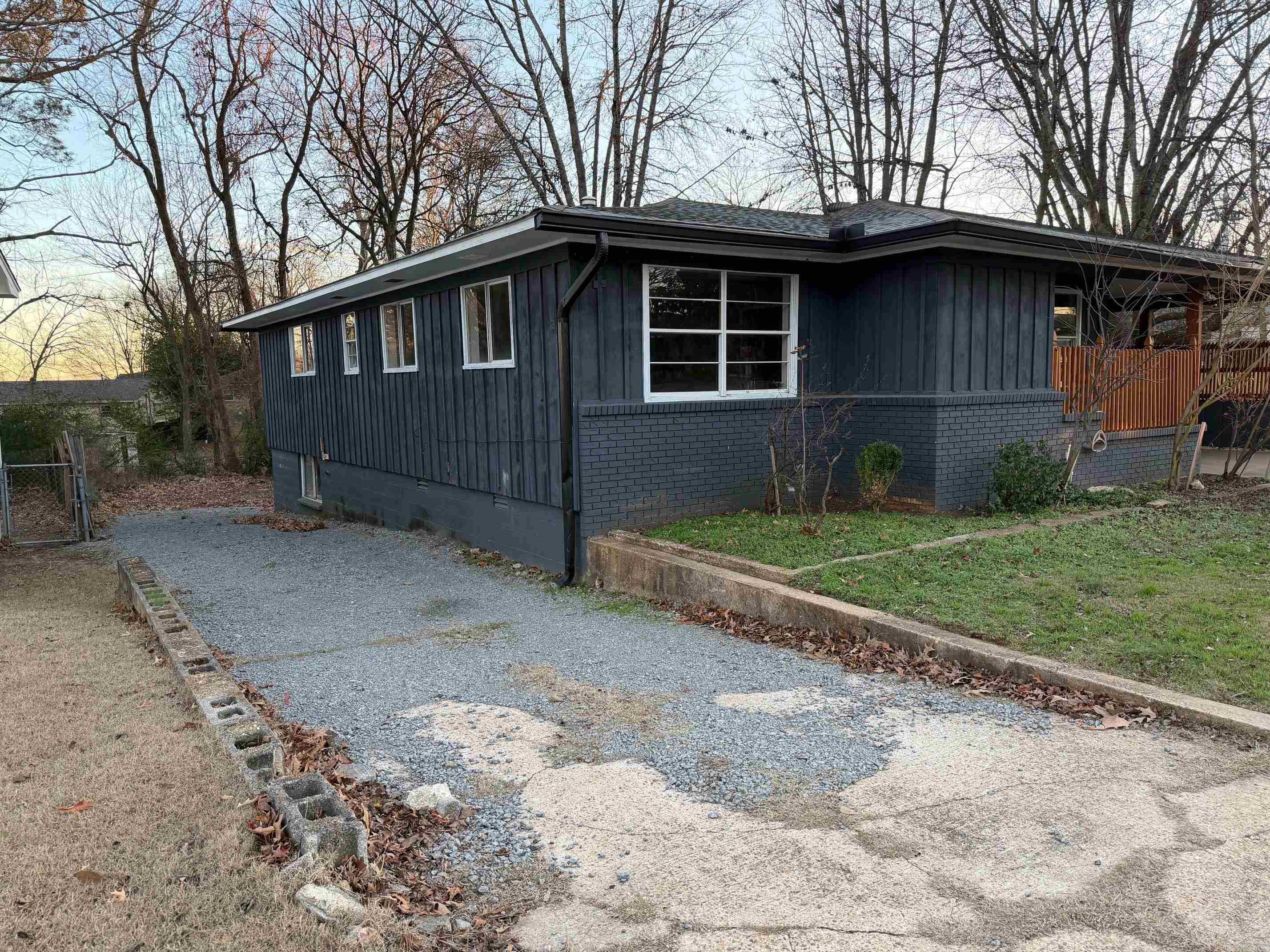 1111 E North  Benton, AR