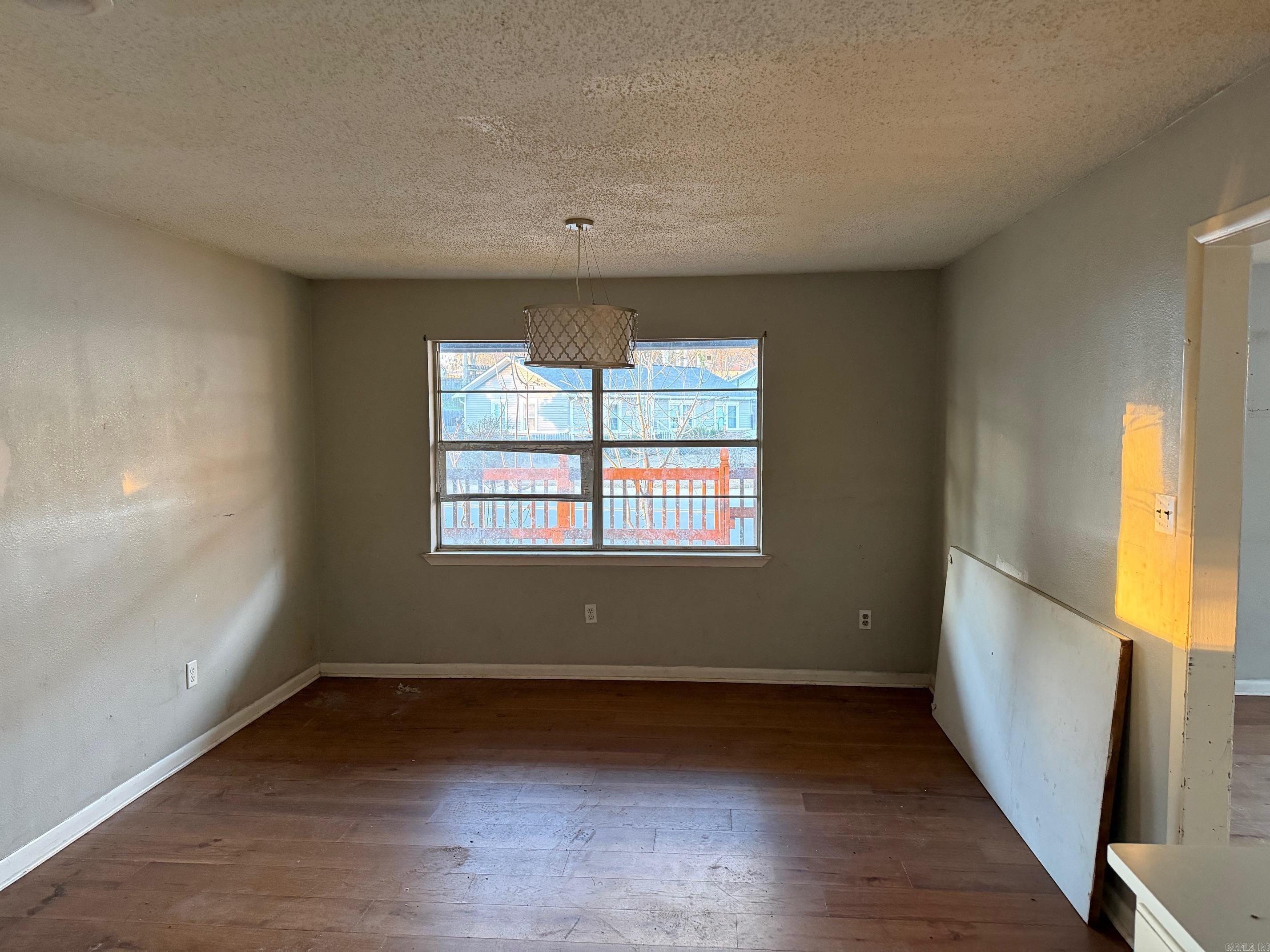 1111 E North  Benton, AR