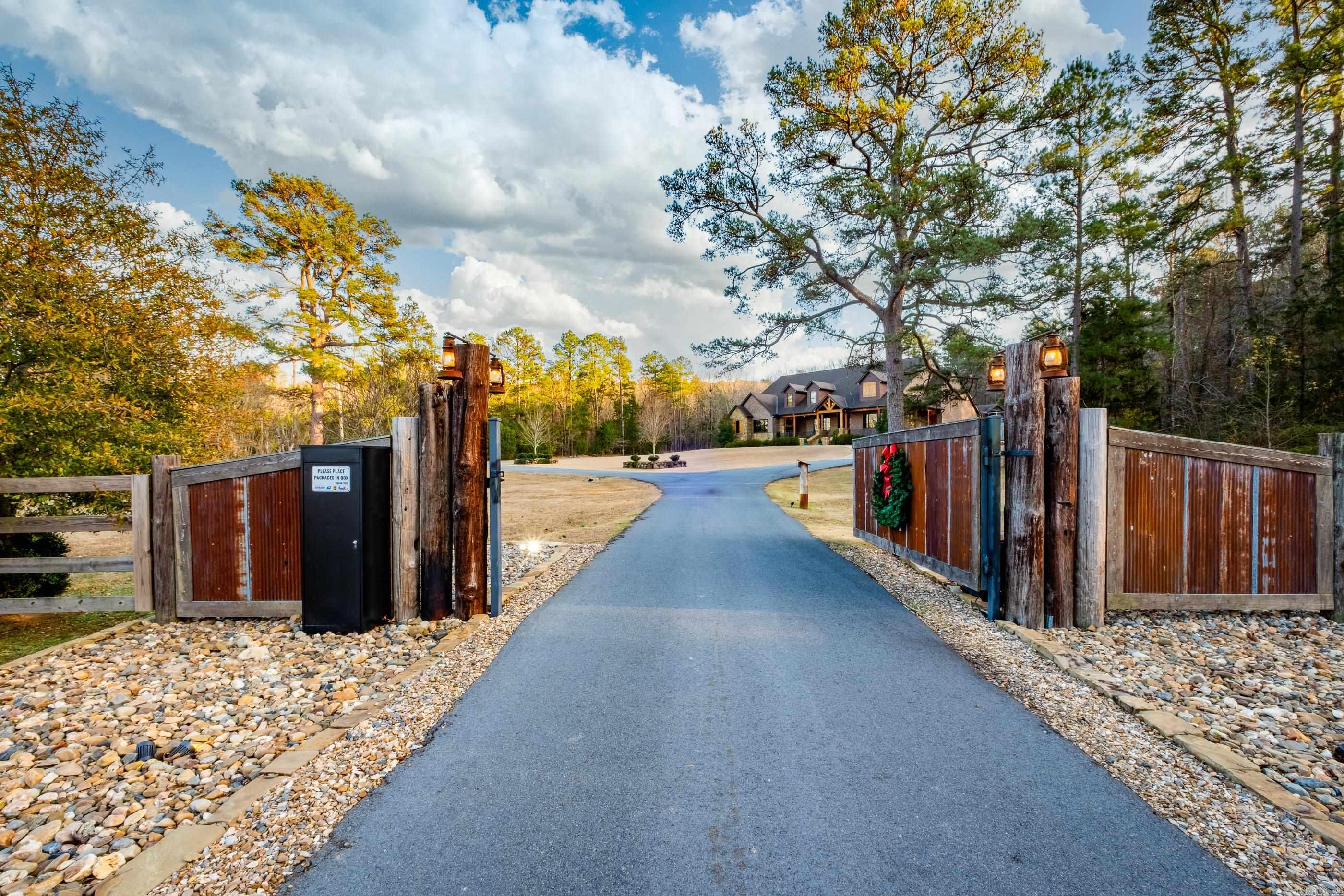 11311 Garrison  Little Rock, AR