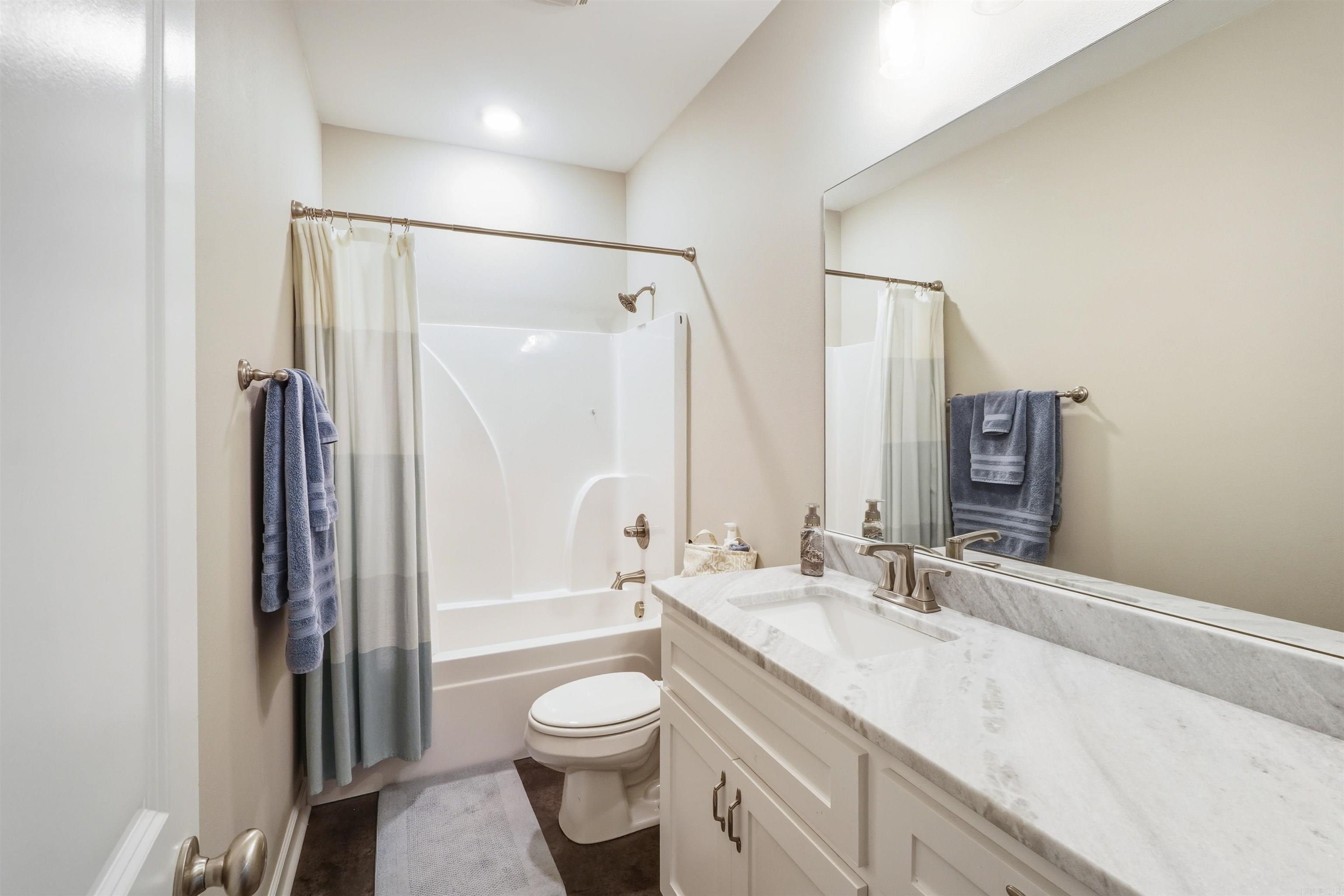 2815 Carmichael  Conway, AR