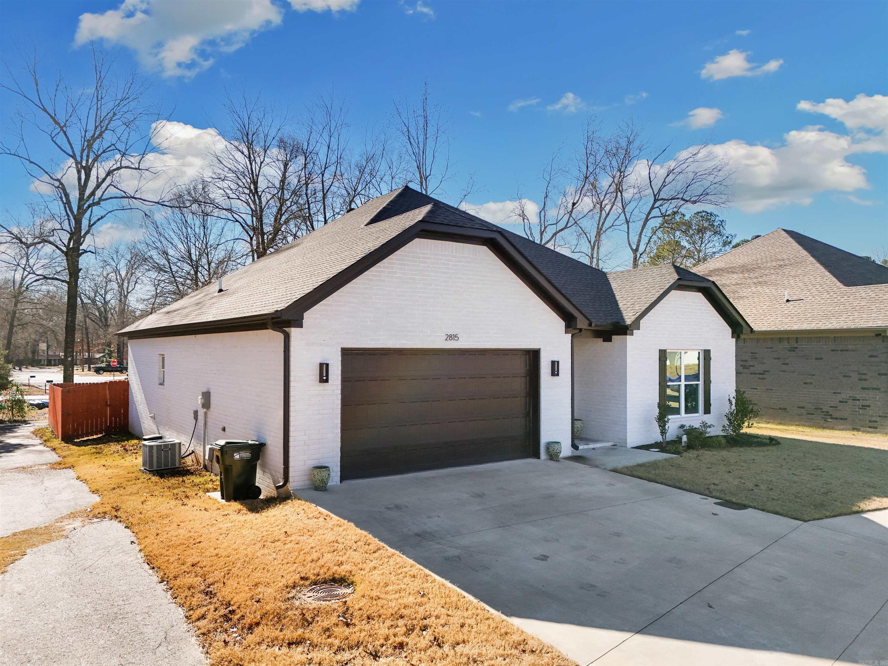 2815 Carmichael  Conway, AR