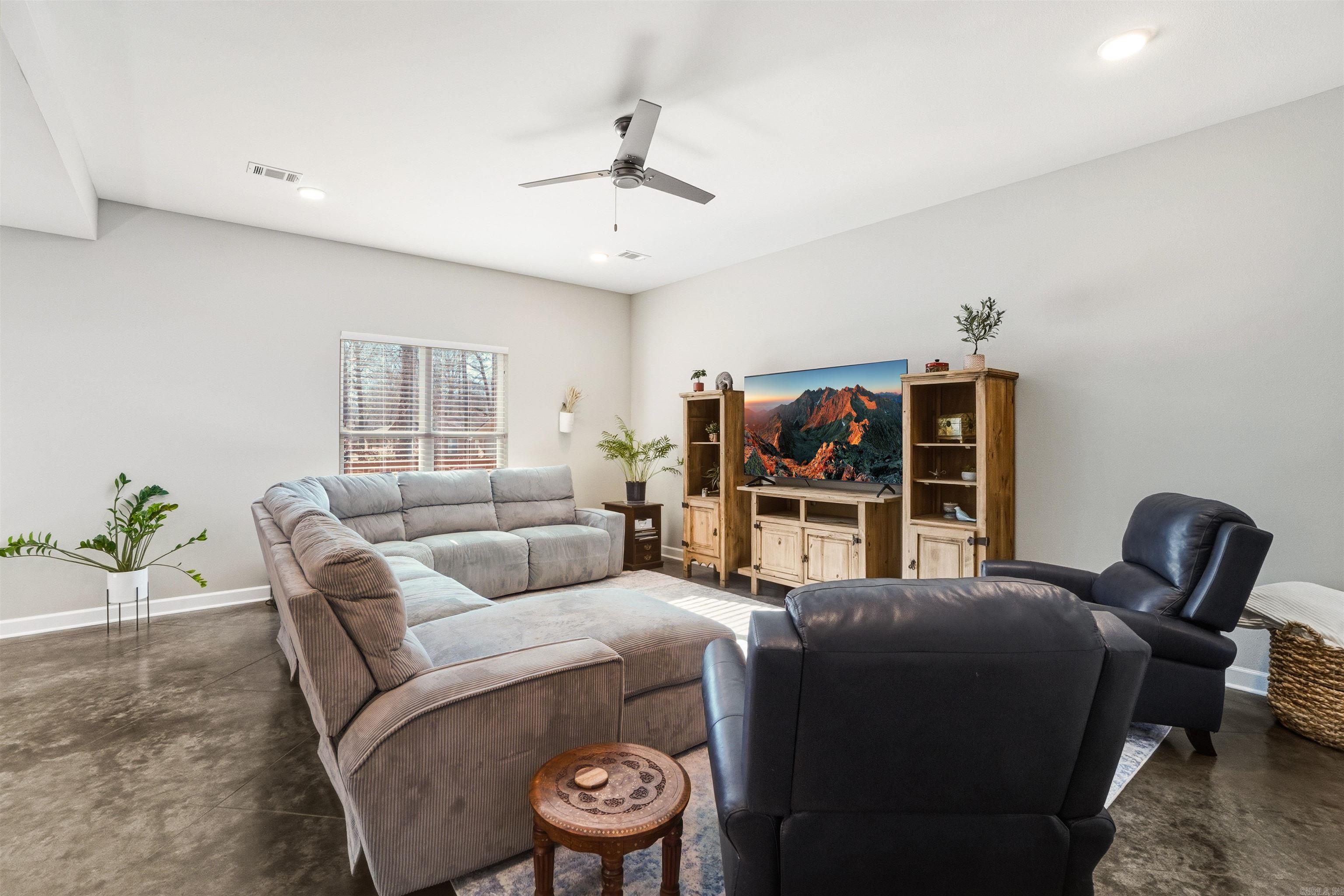 2815 Carmichael  Conway, AR