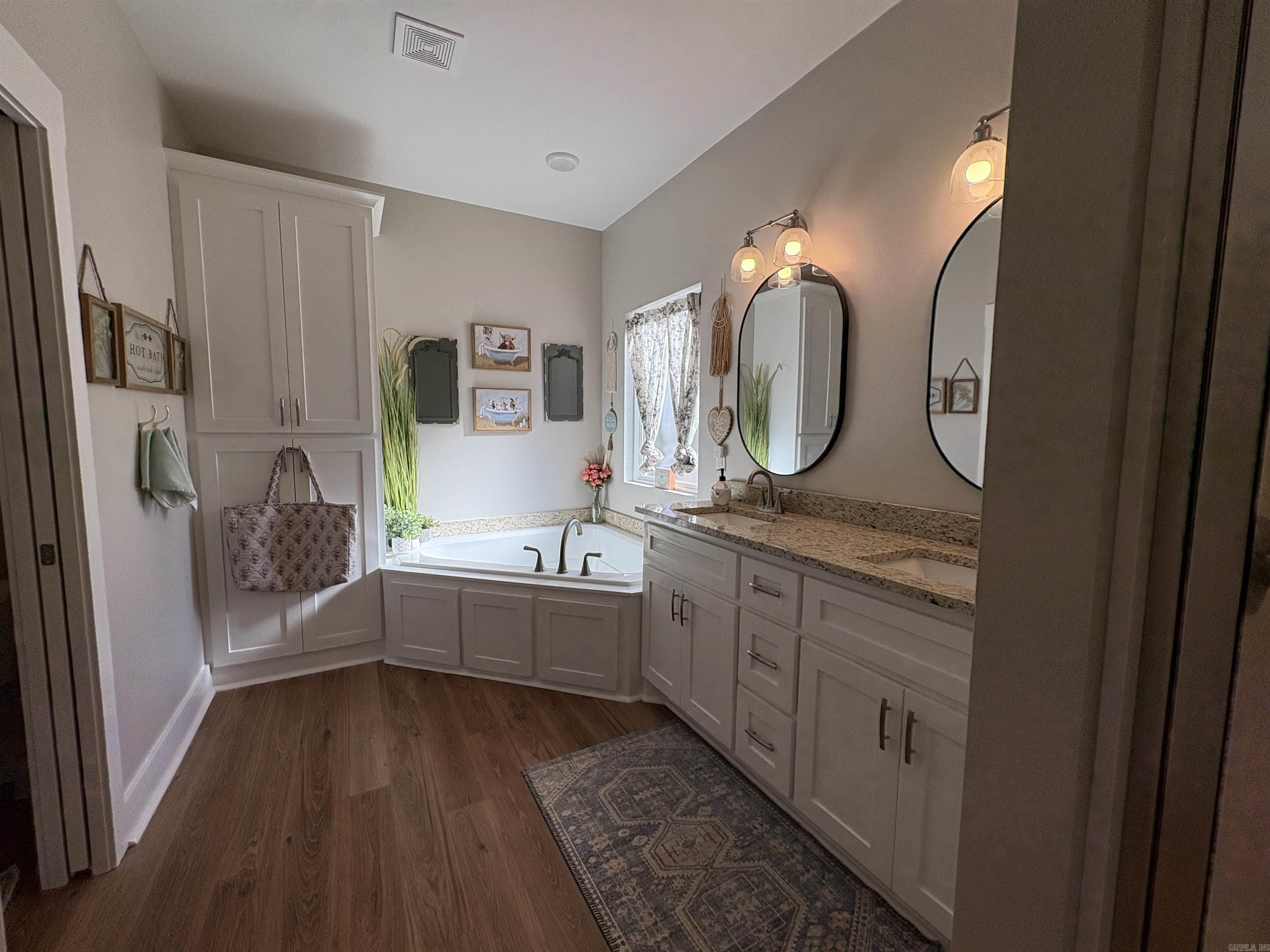 37 Forest  Greenbrier, AR