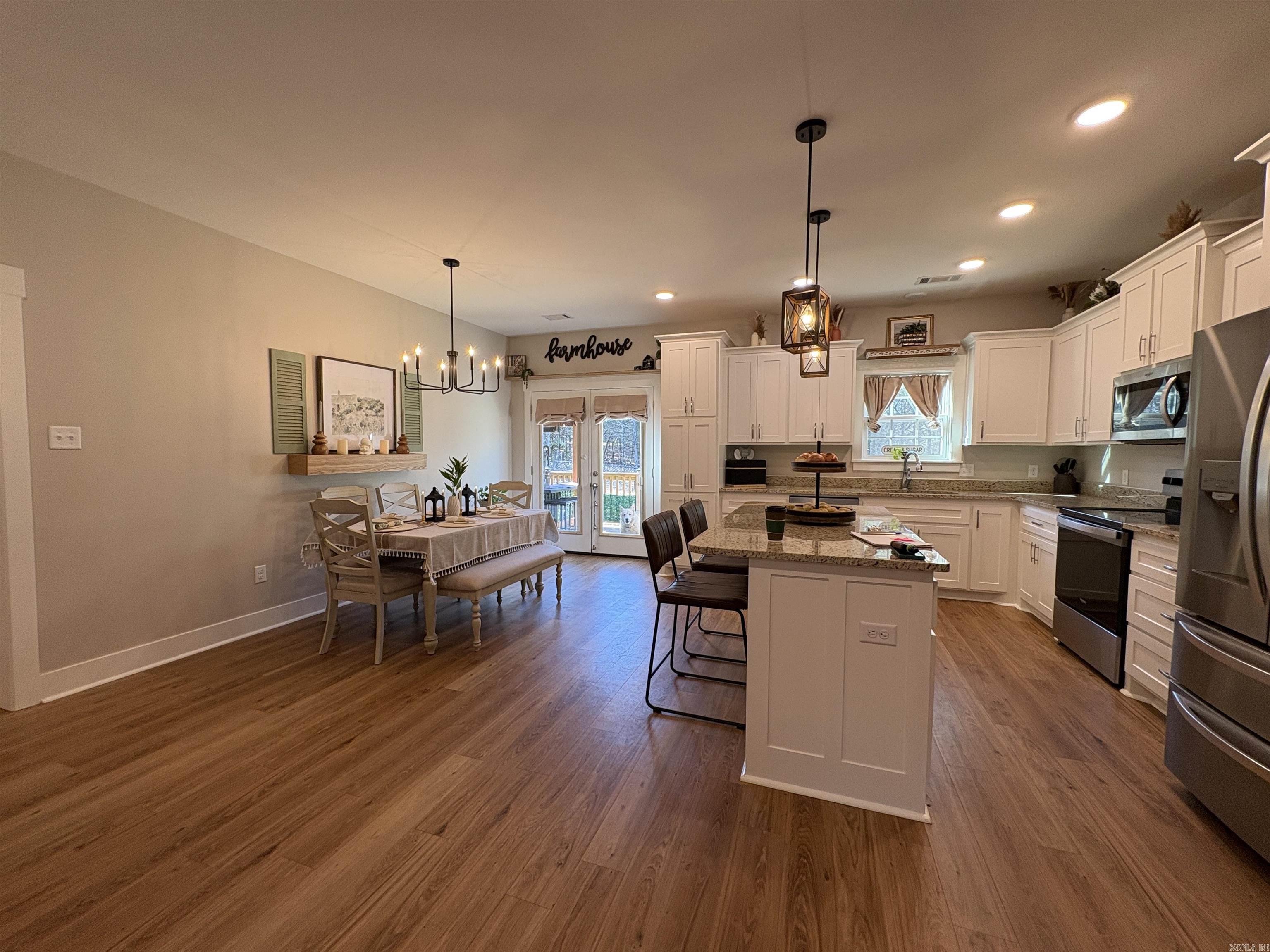 37 Forest  Greenbrier, AR