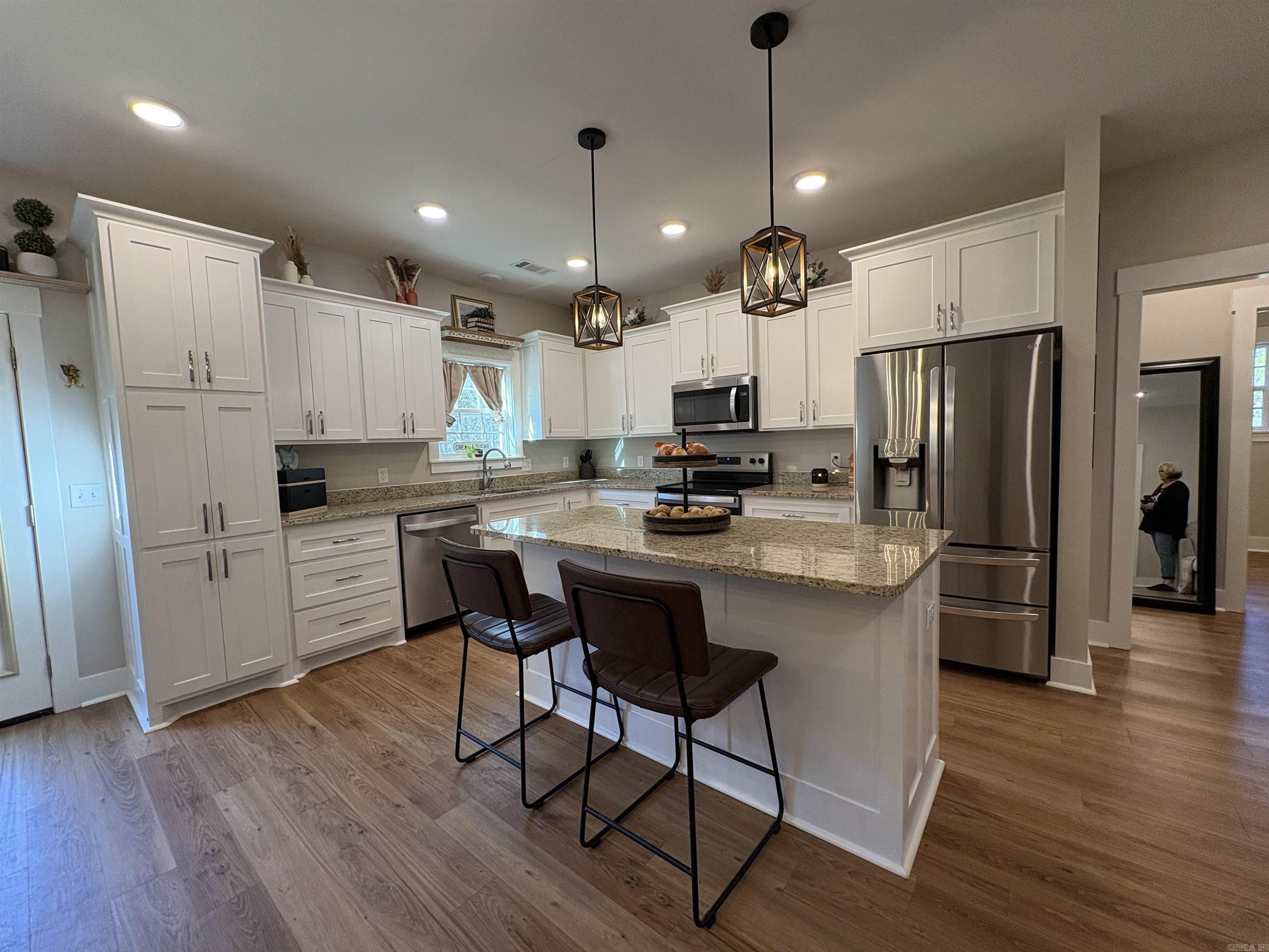 37 Forest  Greenbrier, AR