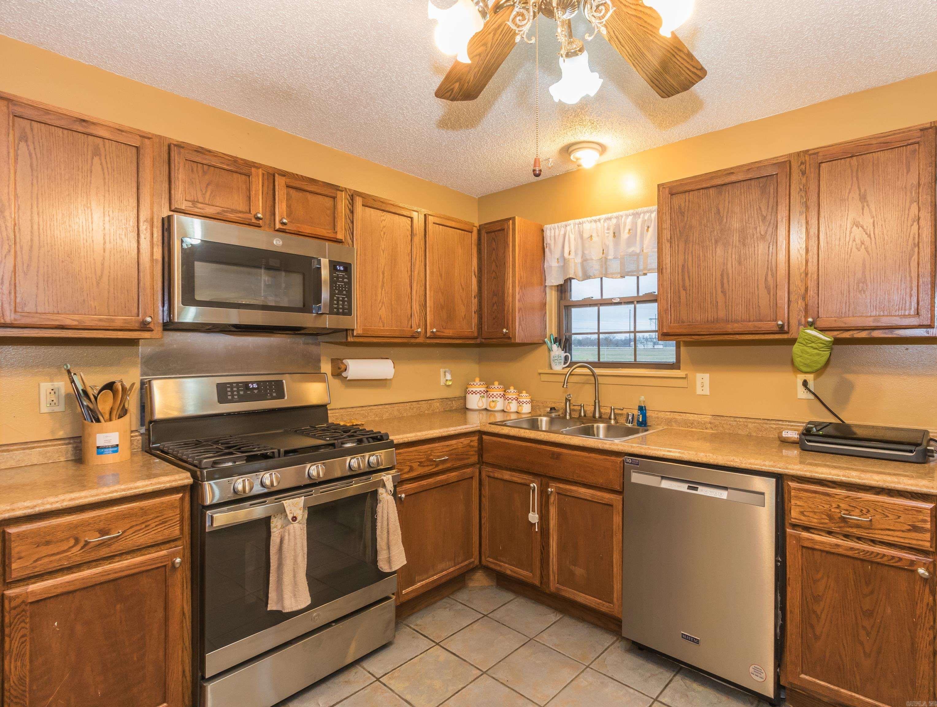 13 Sandlefoot Cv  North Little Rock, AR