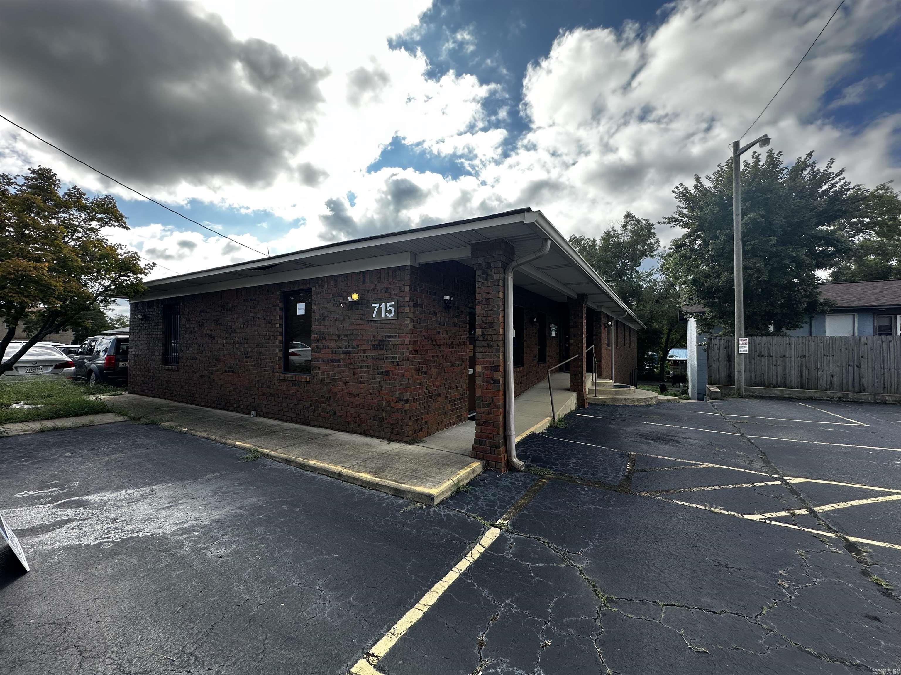 715 Hobson  Hot Springs, AR