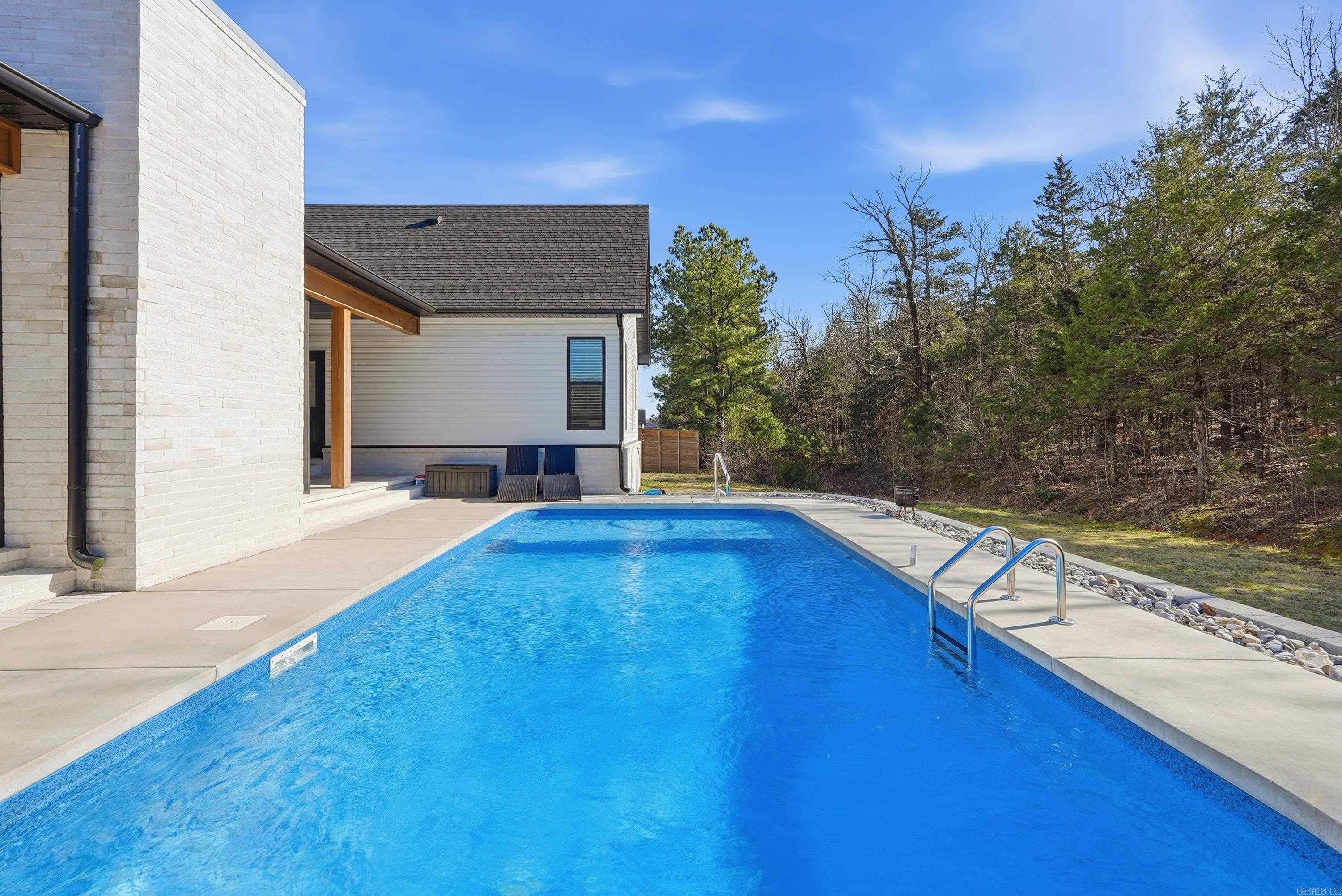 1708 E Holloway St Morrilton, AR 72110