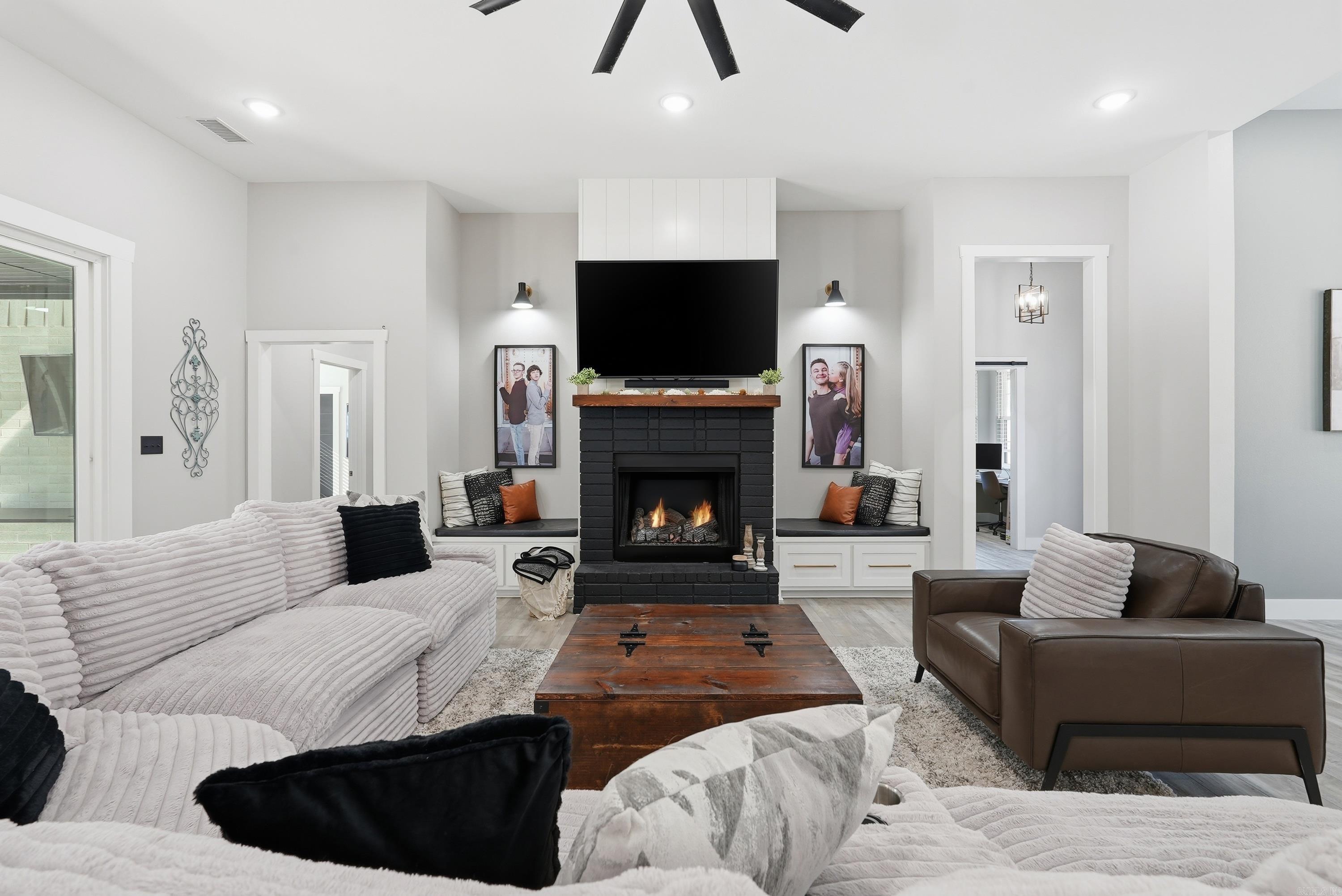 1708 E Holloway St Morrilton, AR 72110