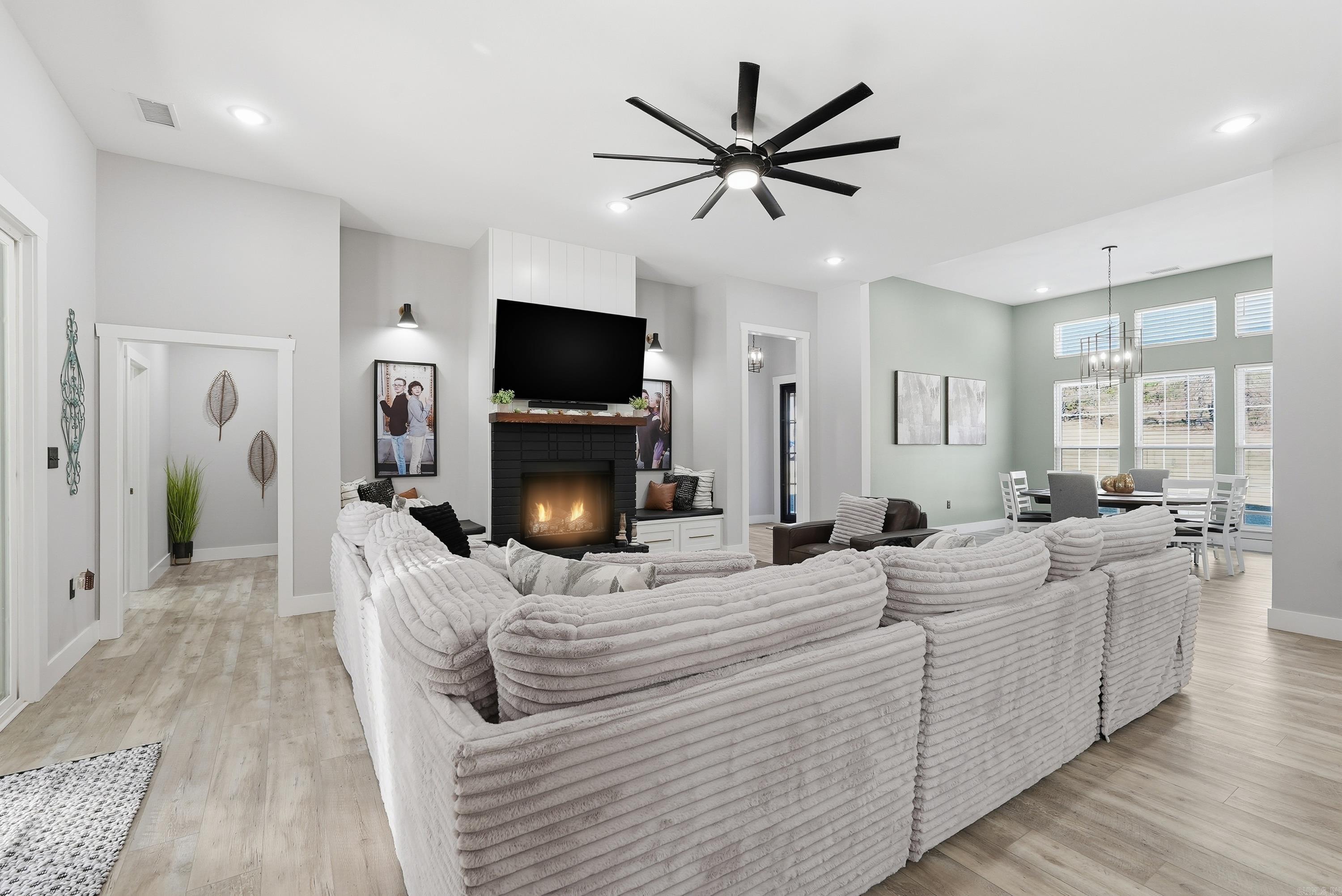 1708 E Holloway St Morrilton, AR 72110