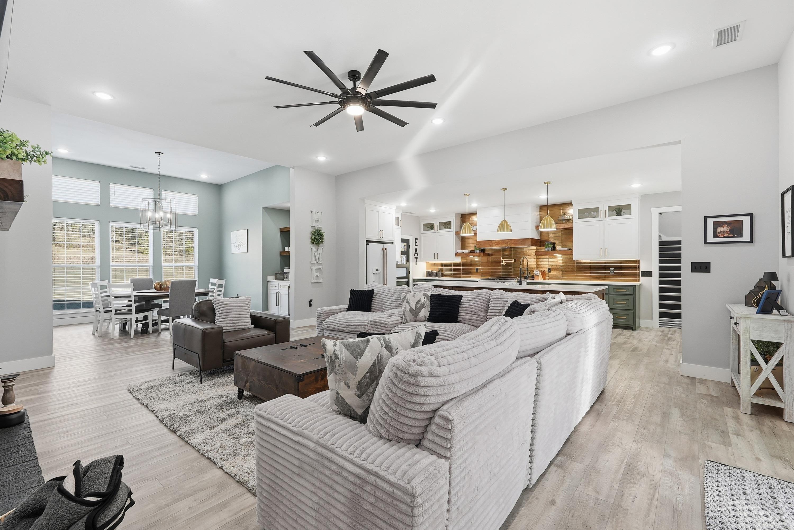 1708 E Holloway St Morrilton, AR 72110