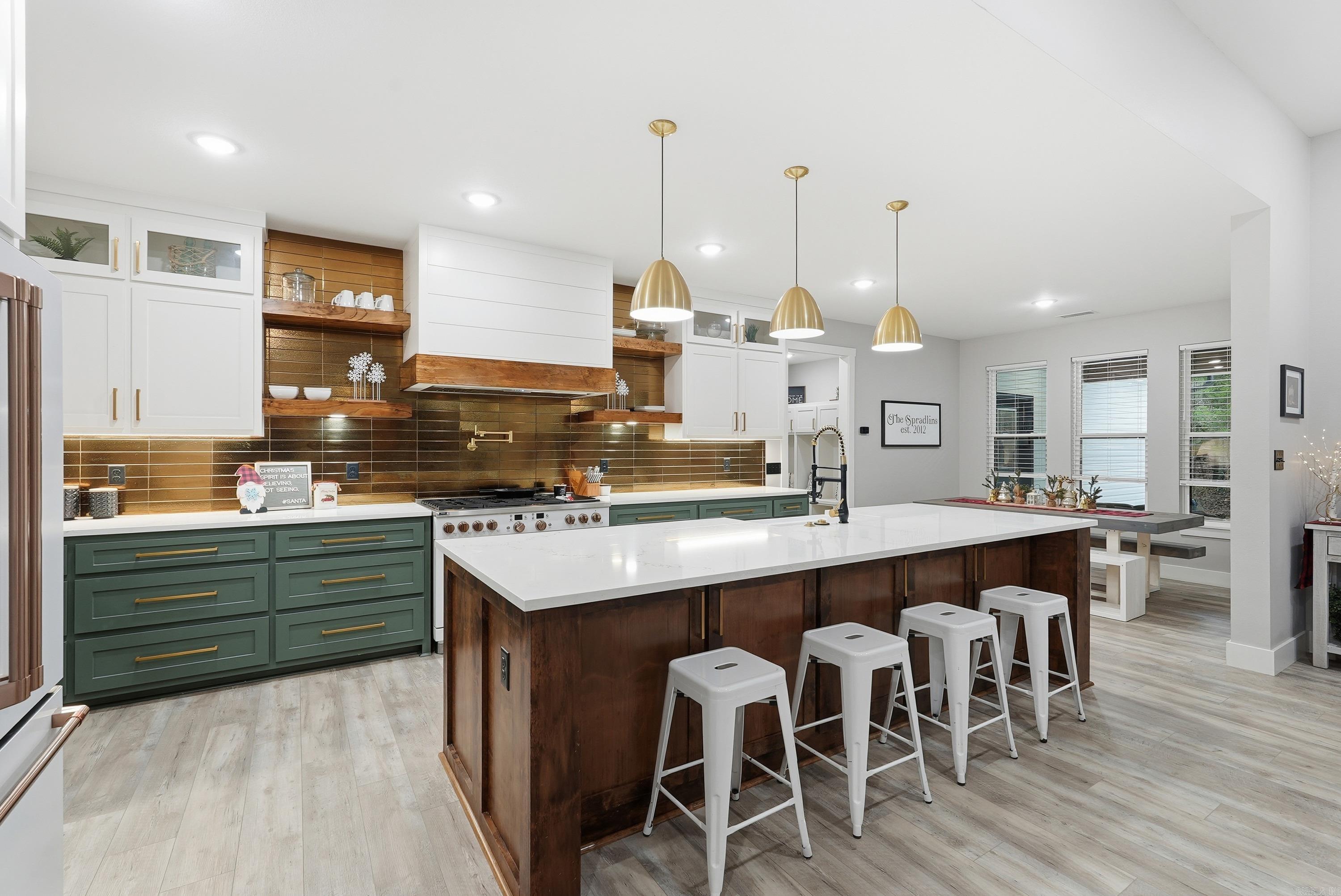 1708 E Holloway St  Morrilton, AR