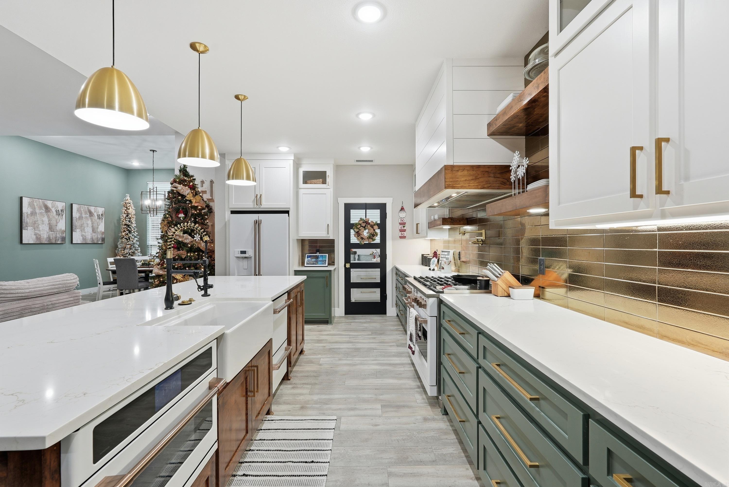 1708 E Holloway St  Morrilton, AR