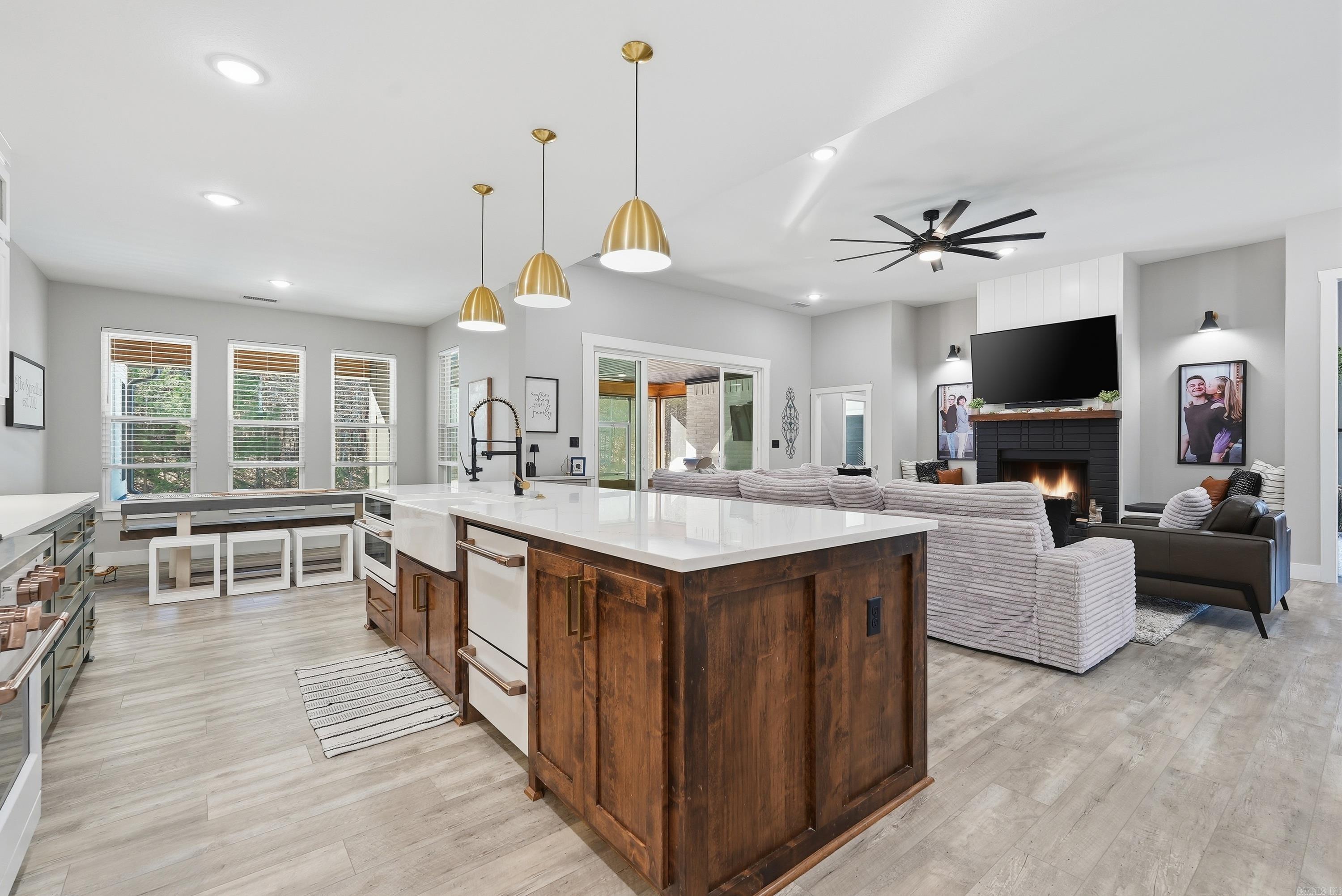 1708 E Holloway St Morrilton, AR 72110