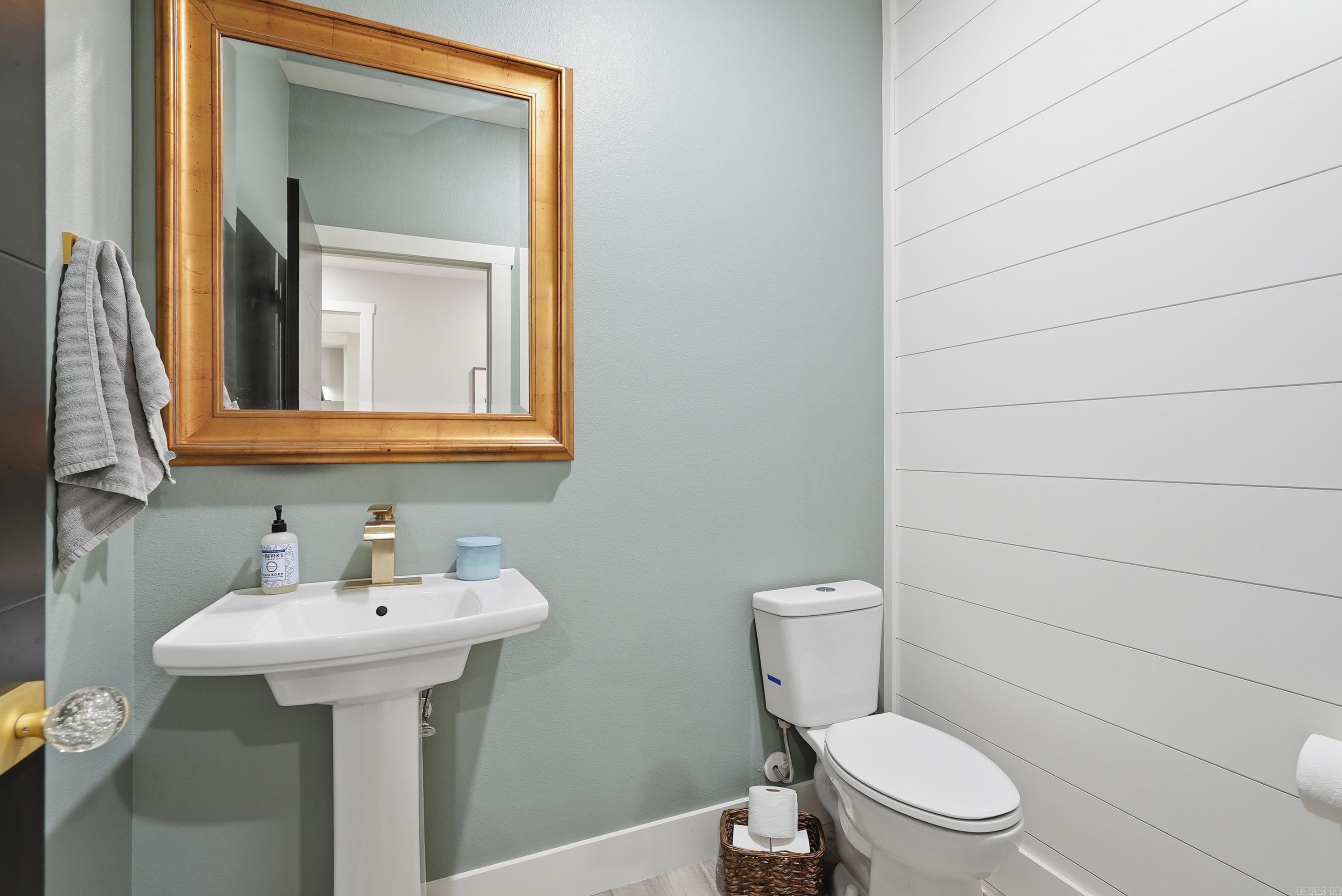 1708 E Holloway St Morrilton, AR 72110