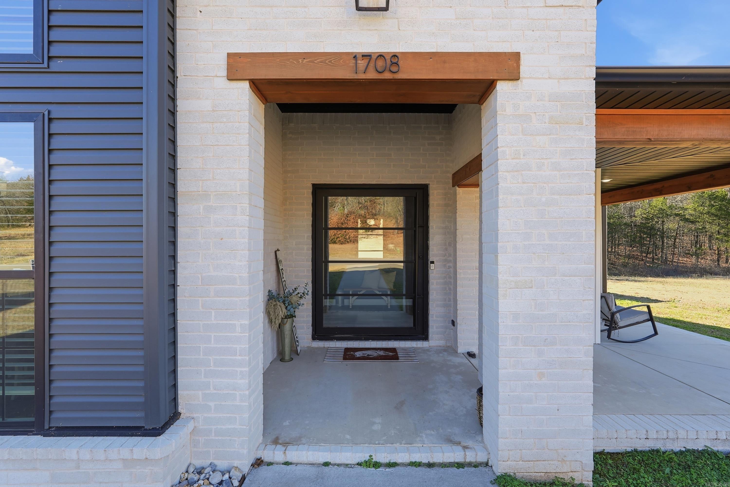 1708 E Holloway St Morrilton, AR 72110