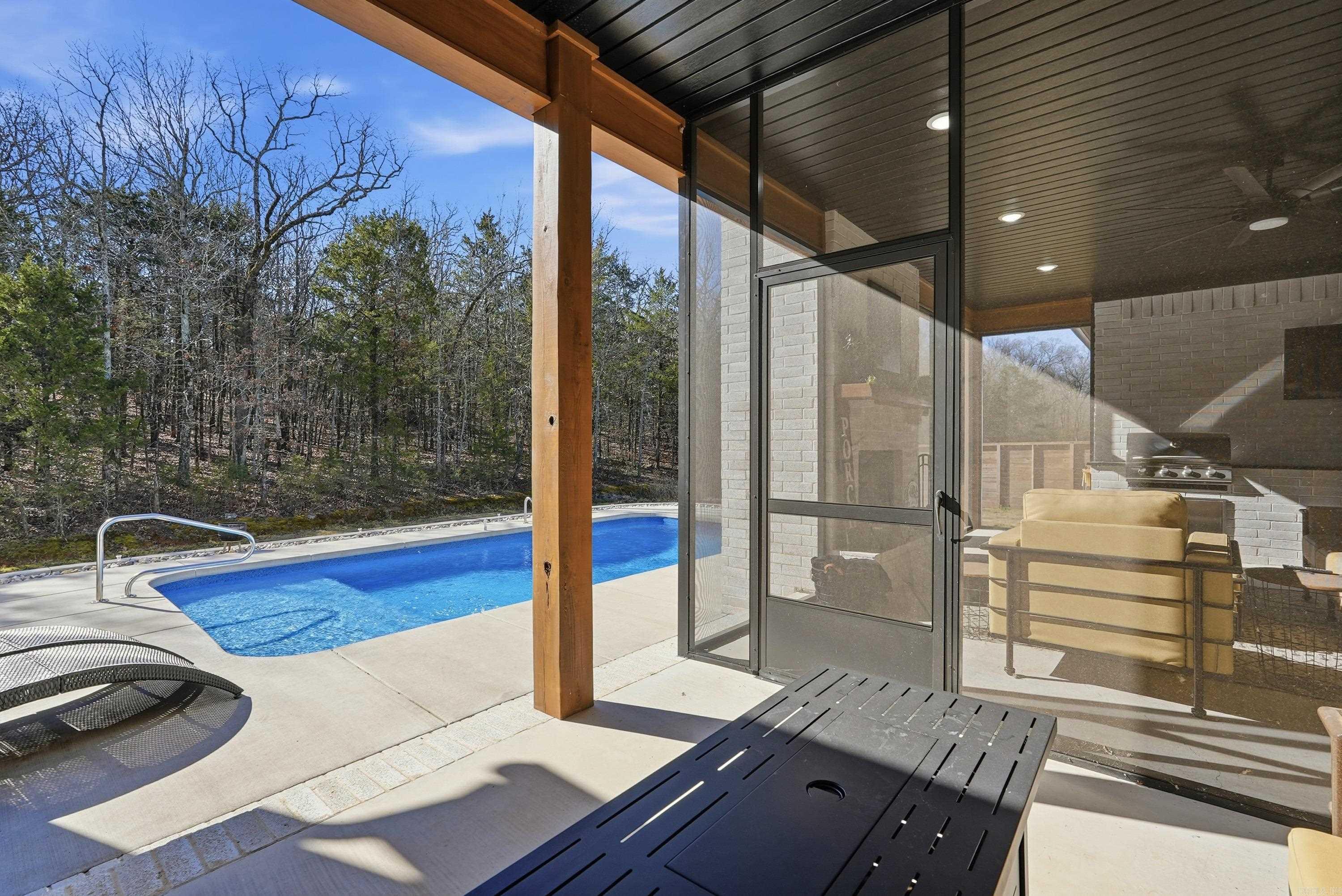 1708 E Holloway St Morrilton, AR 72110