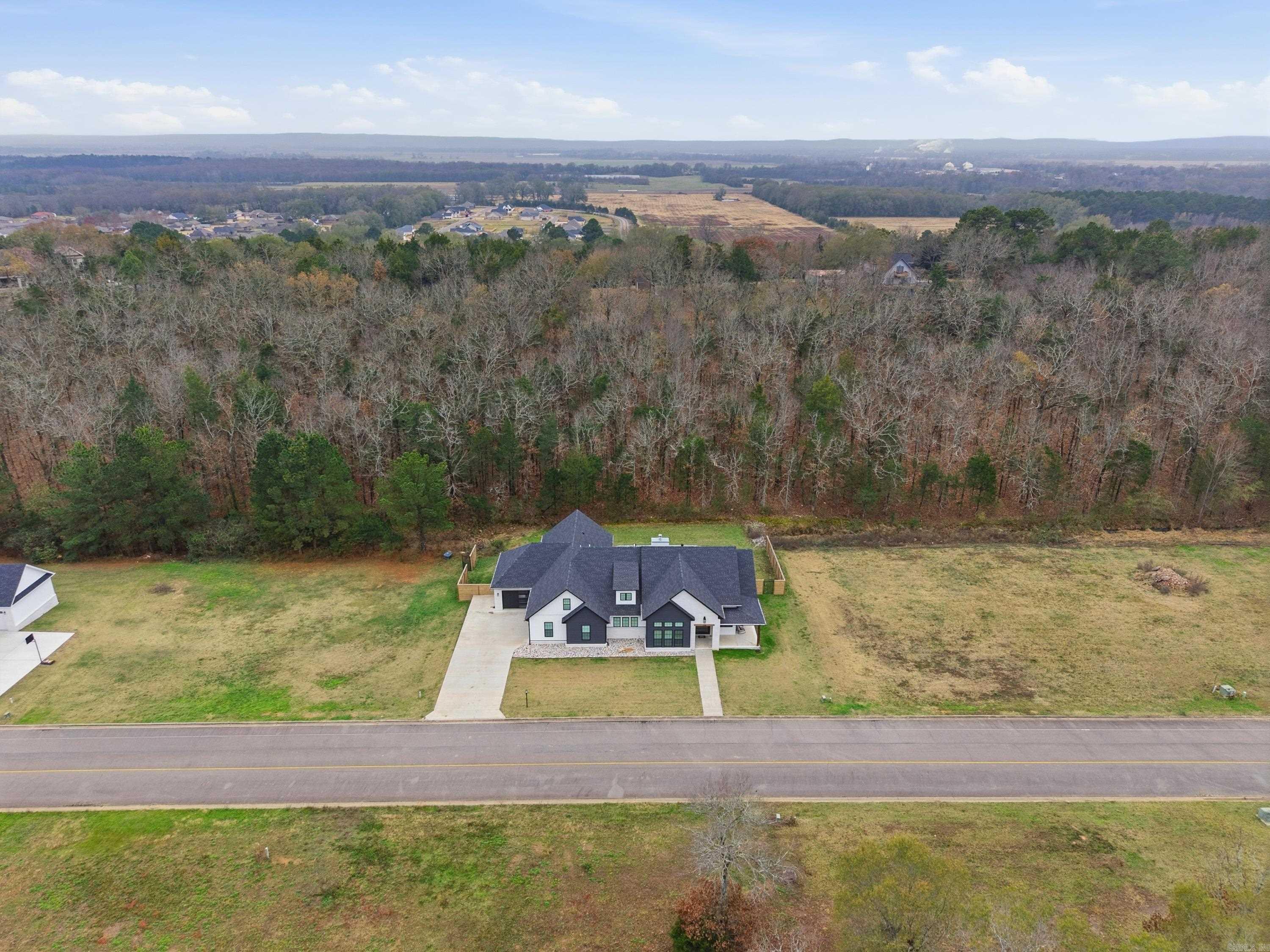 1708 E Holloway St  Morrilton, AR