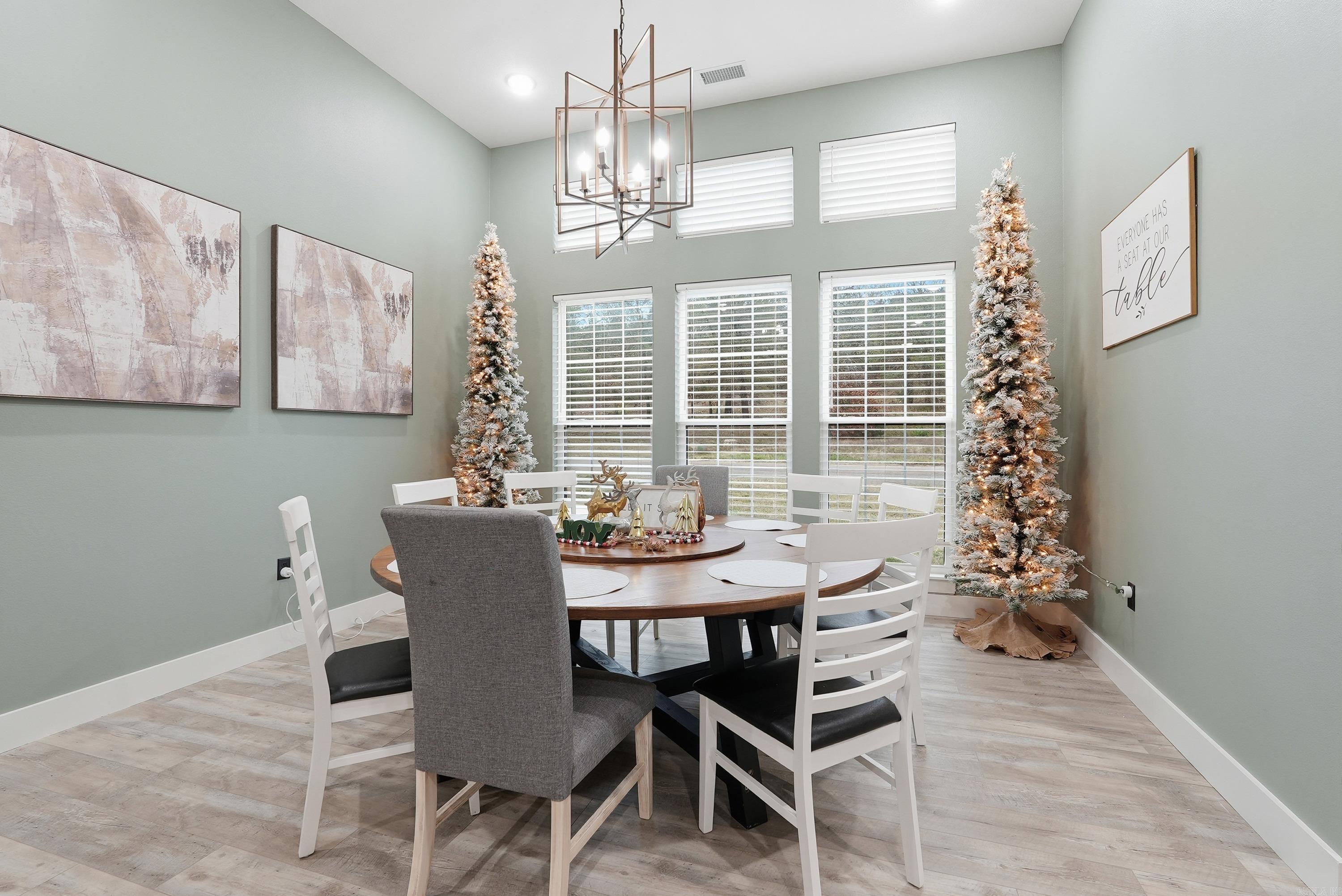 1708 E Holloway St  Morrilton, AR