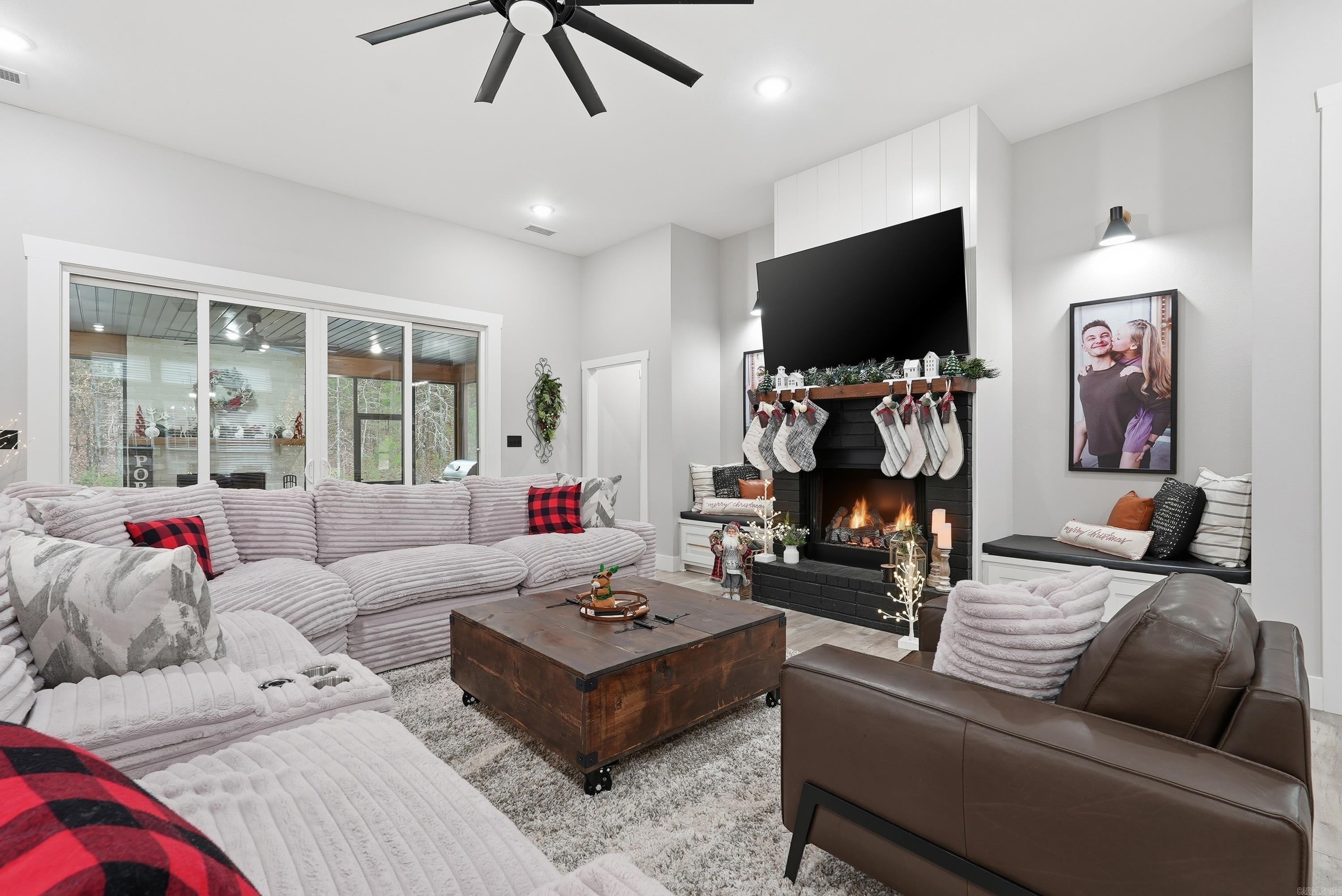 1708 E Holloway St  Morrilton, AR