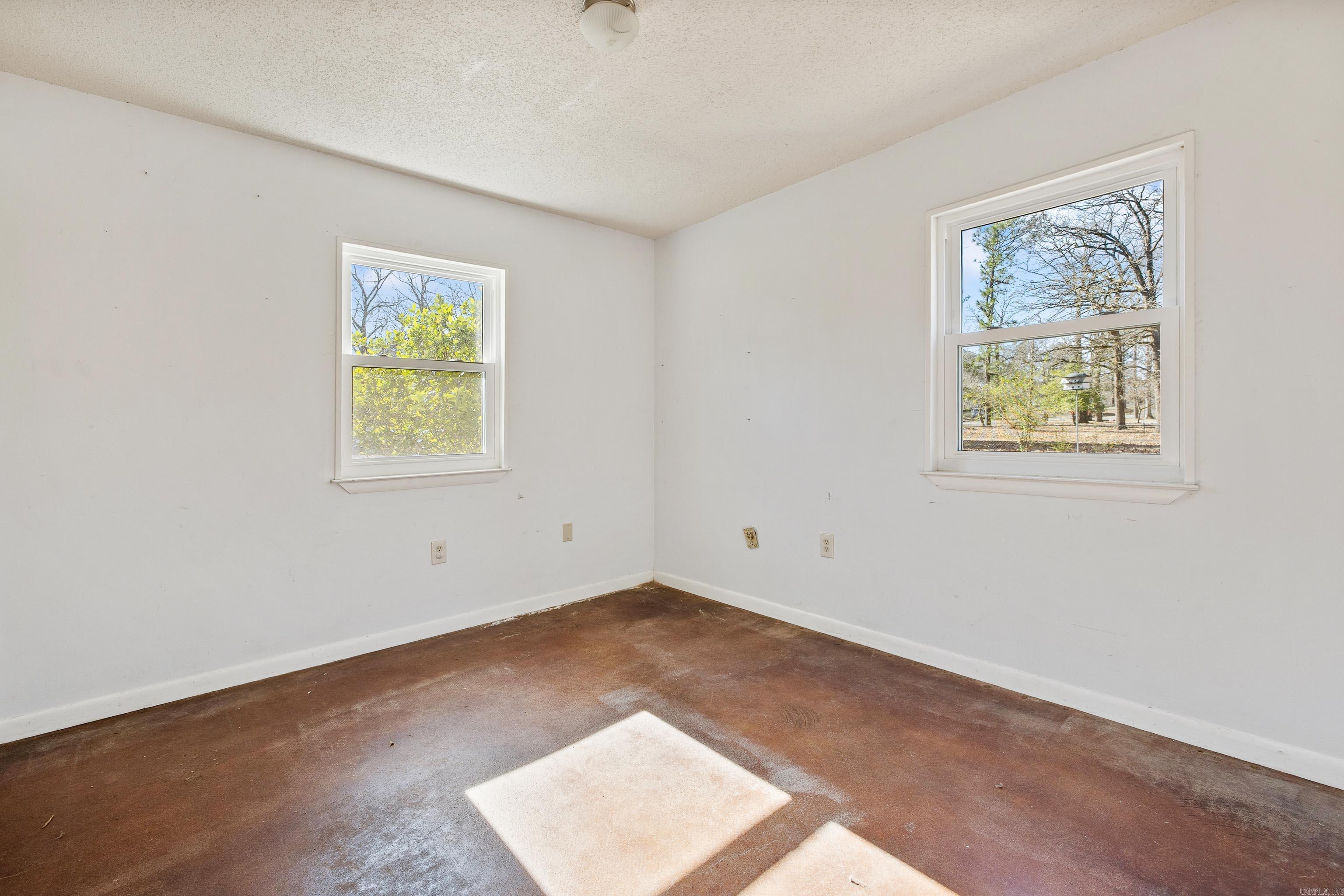 8422 Robinwood Dr  Mabelvale, AR