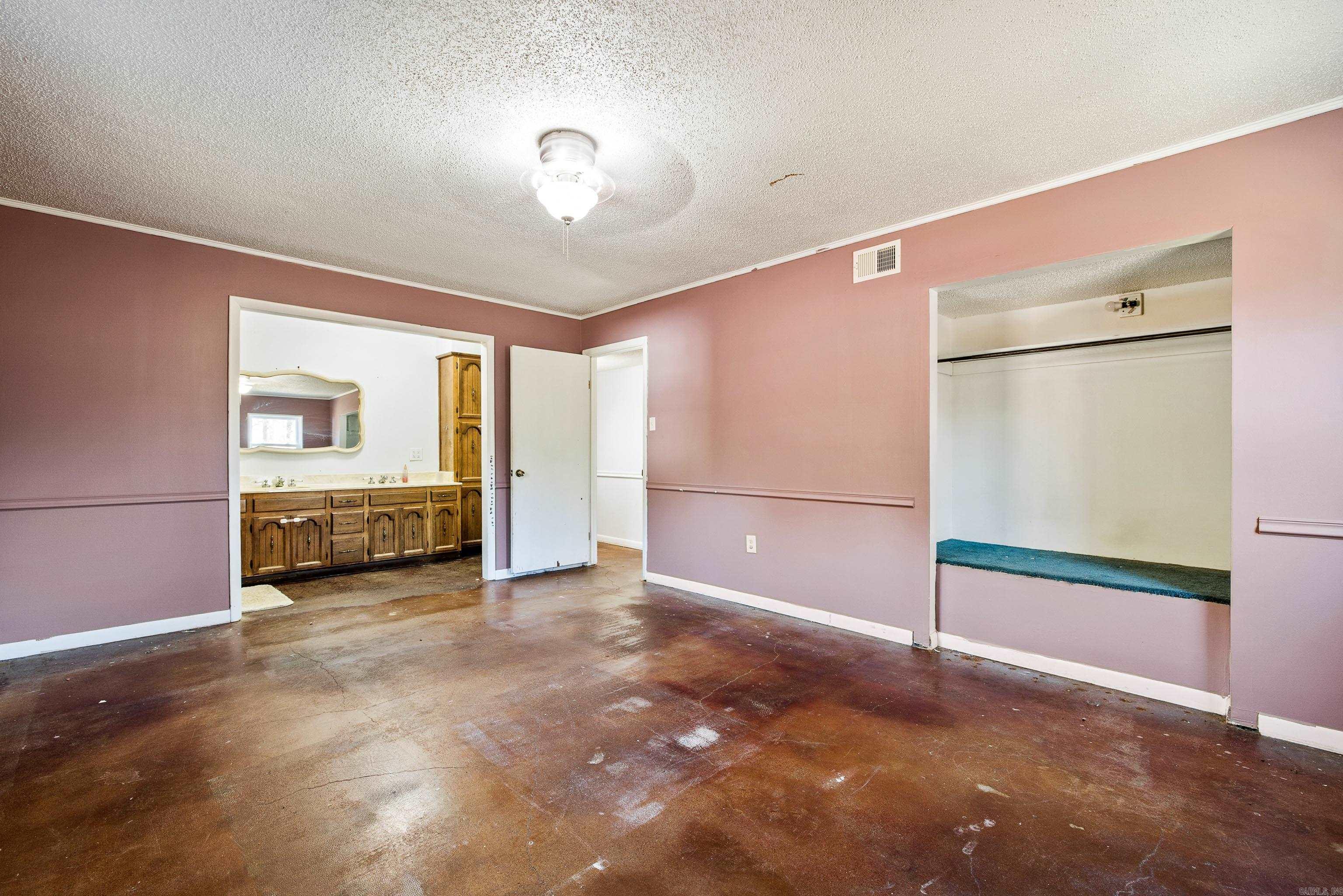 8422 Robinwood Dr  Mabelvale, AR