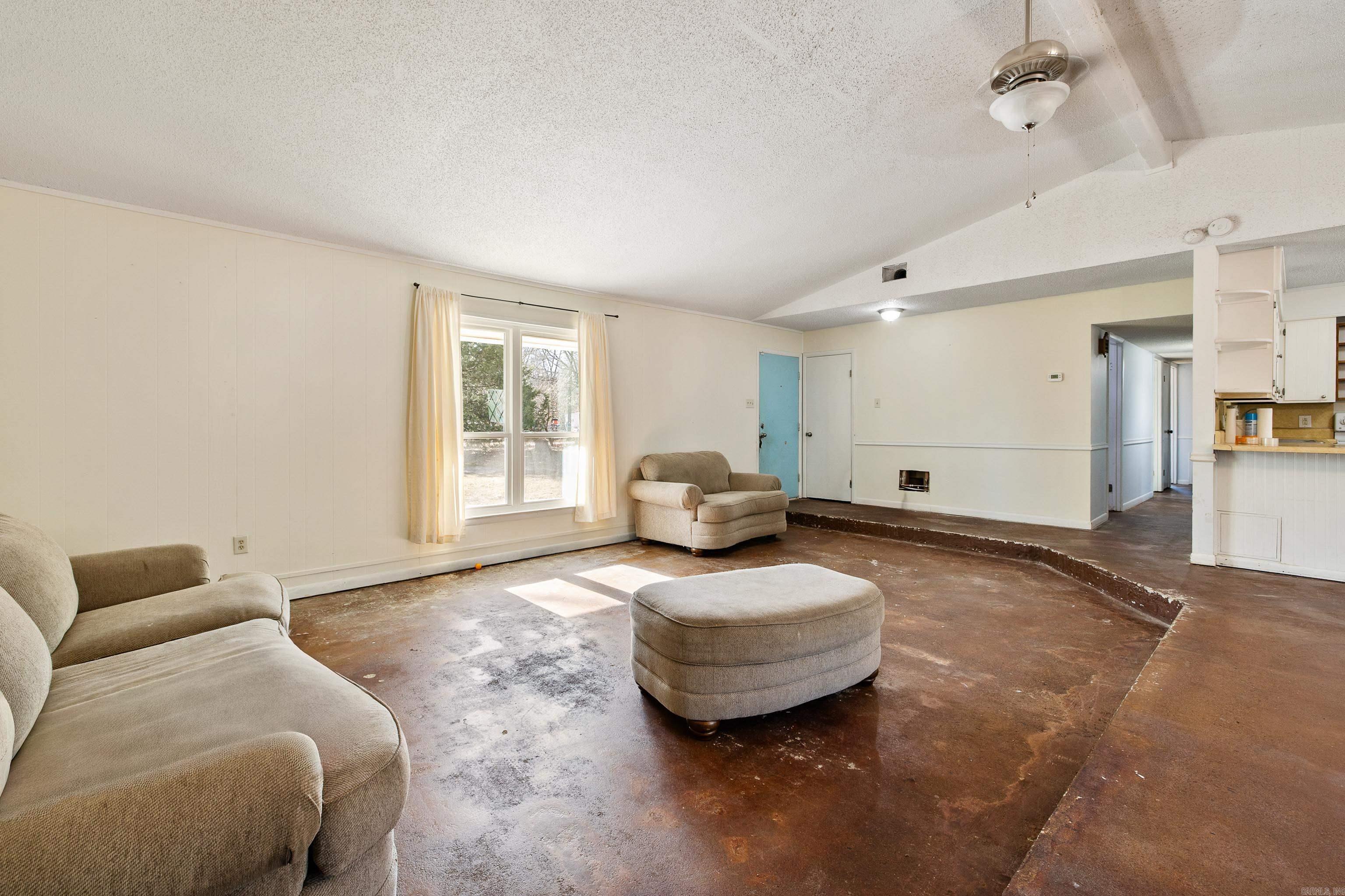 8422 Robinwood Dr  Mabelvale, AR