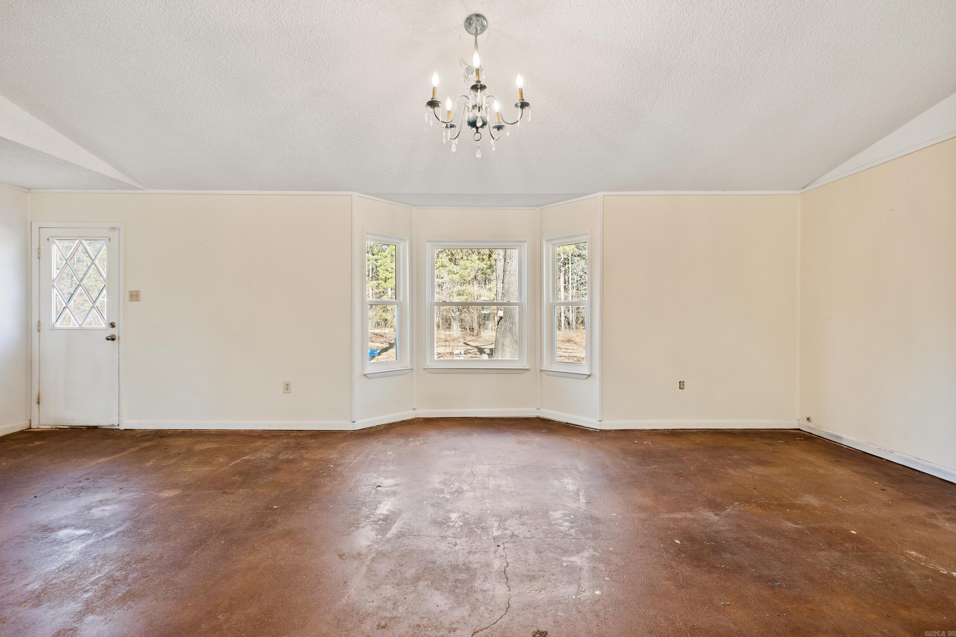 8422 Robinwood Dr  Mabelvale, AR