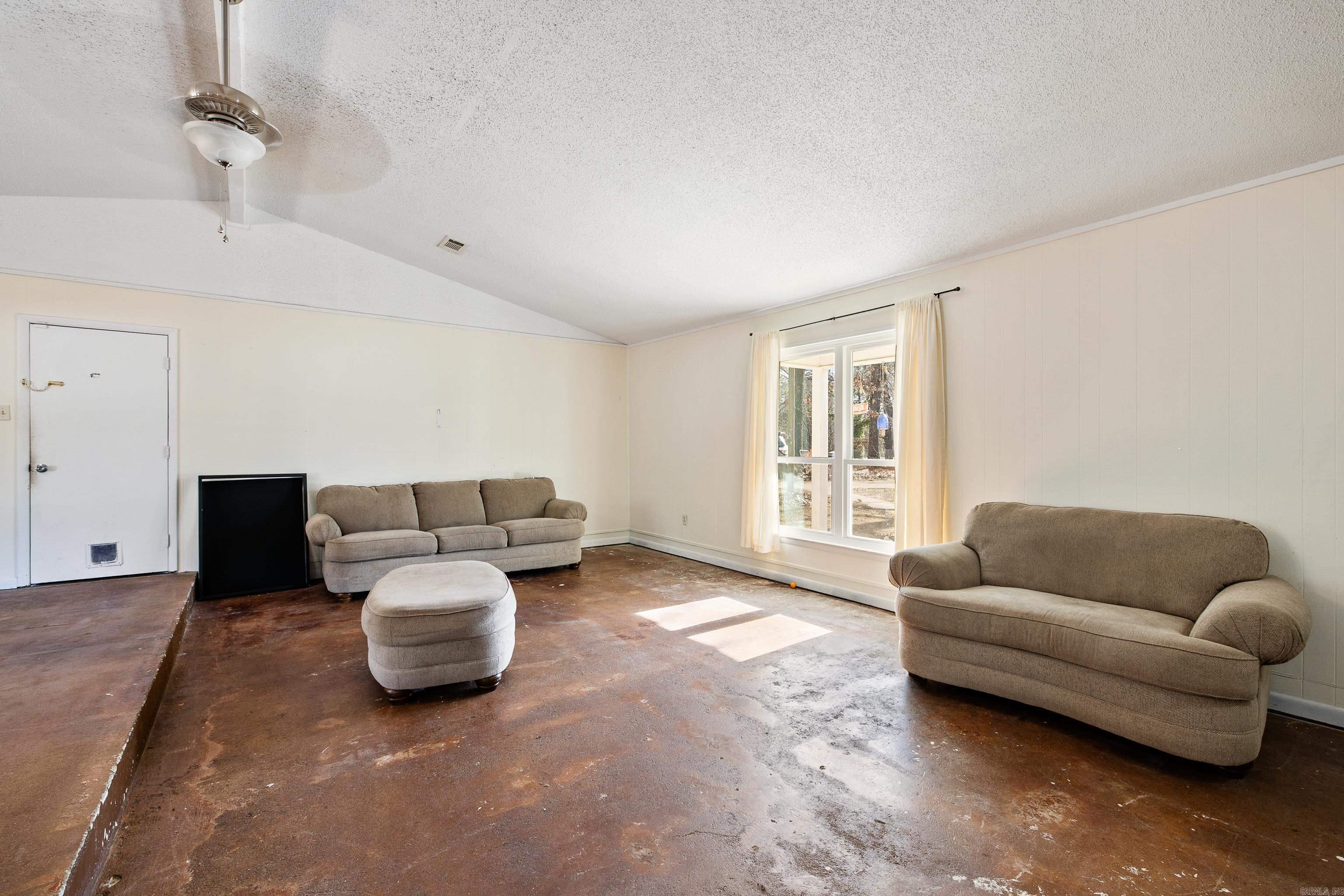 8422 Robinwood Dr  Mabelvale, AR