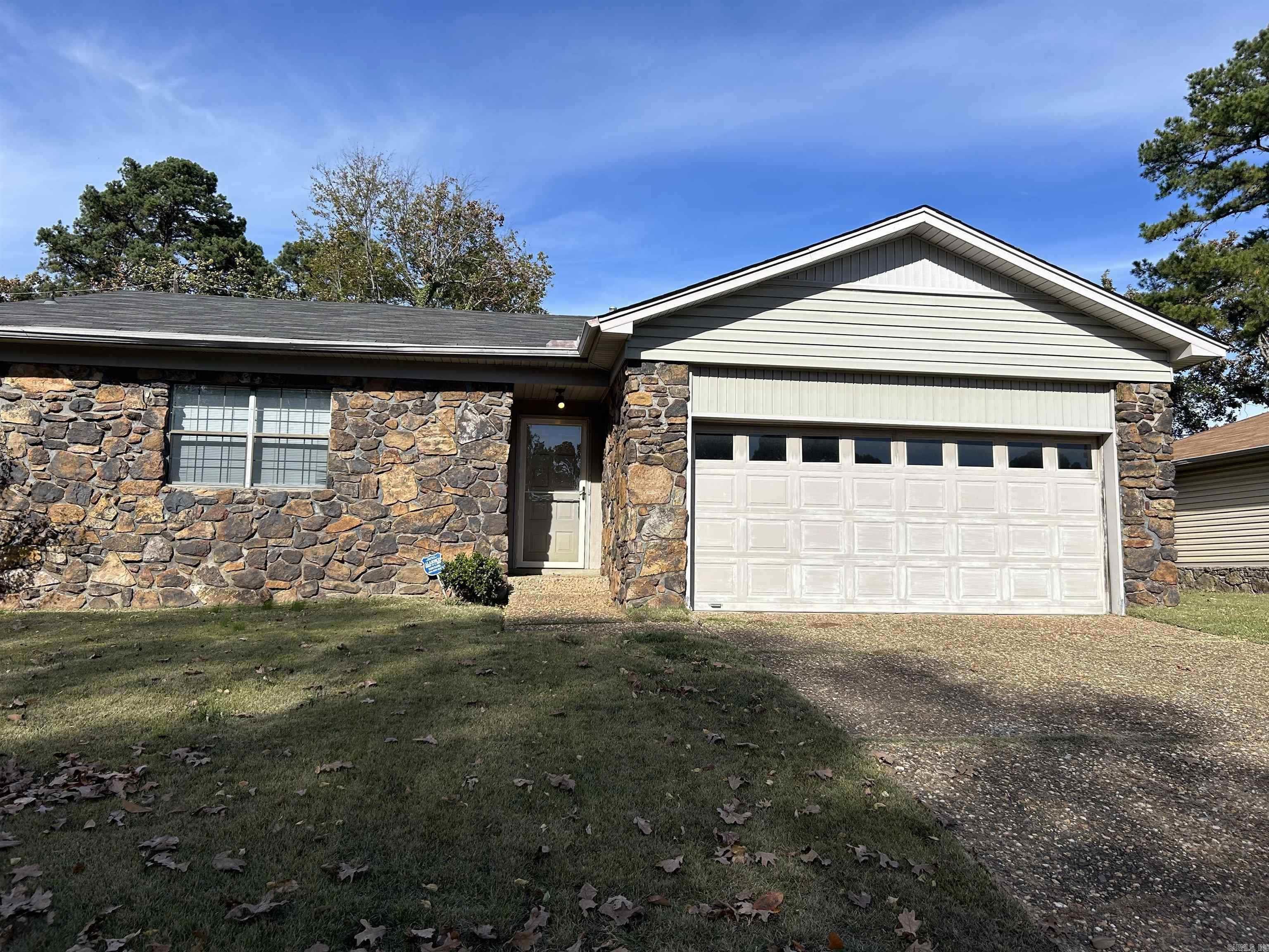 12714 Pleasant Forest Dr  Little Rock, AR