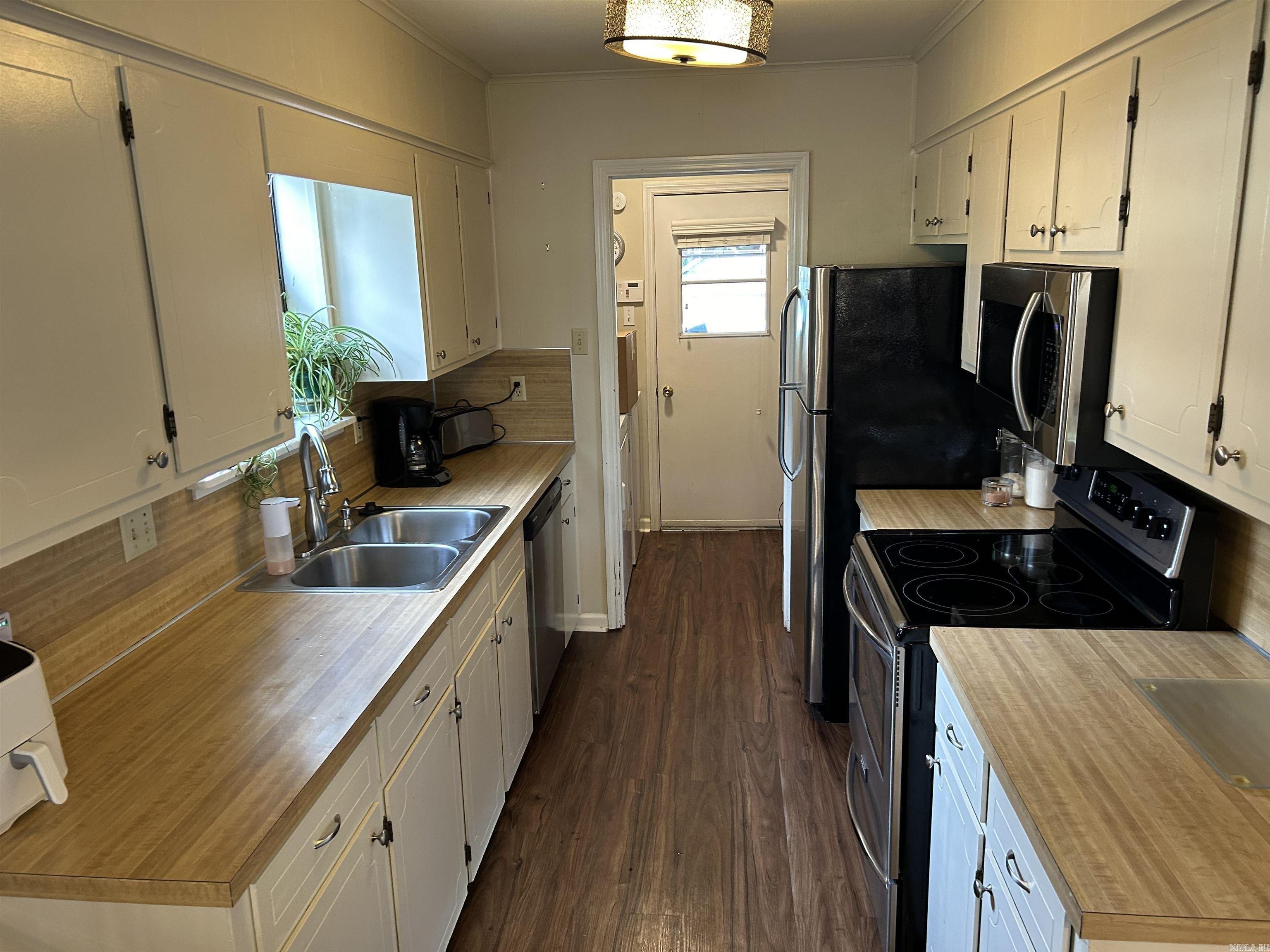 12714 Pleasant Forest Dr  Little Rock, AR