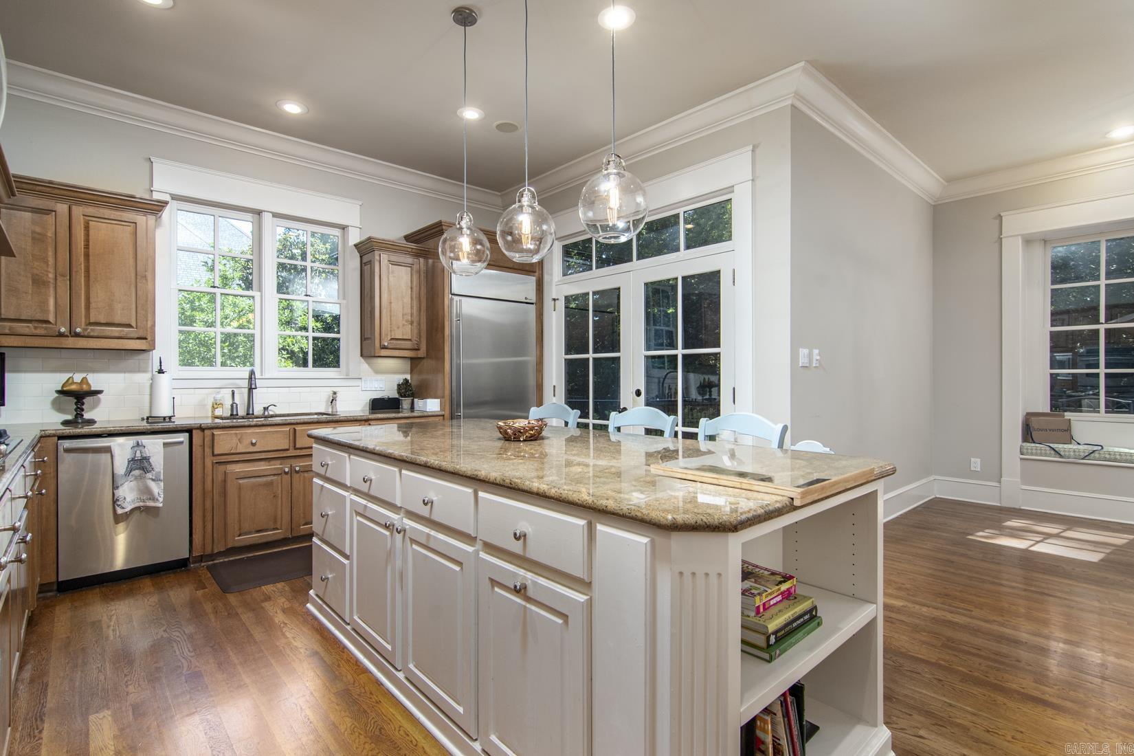 60 Sologne Cir  Little Rock, AR