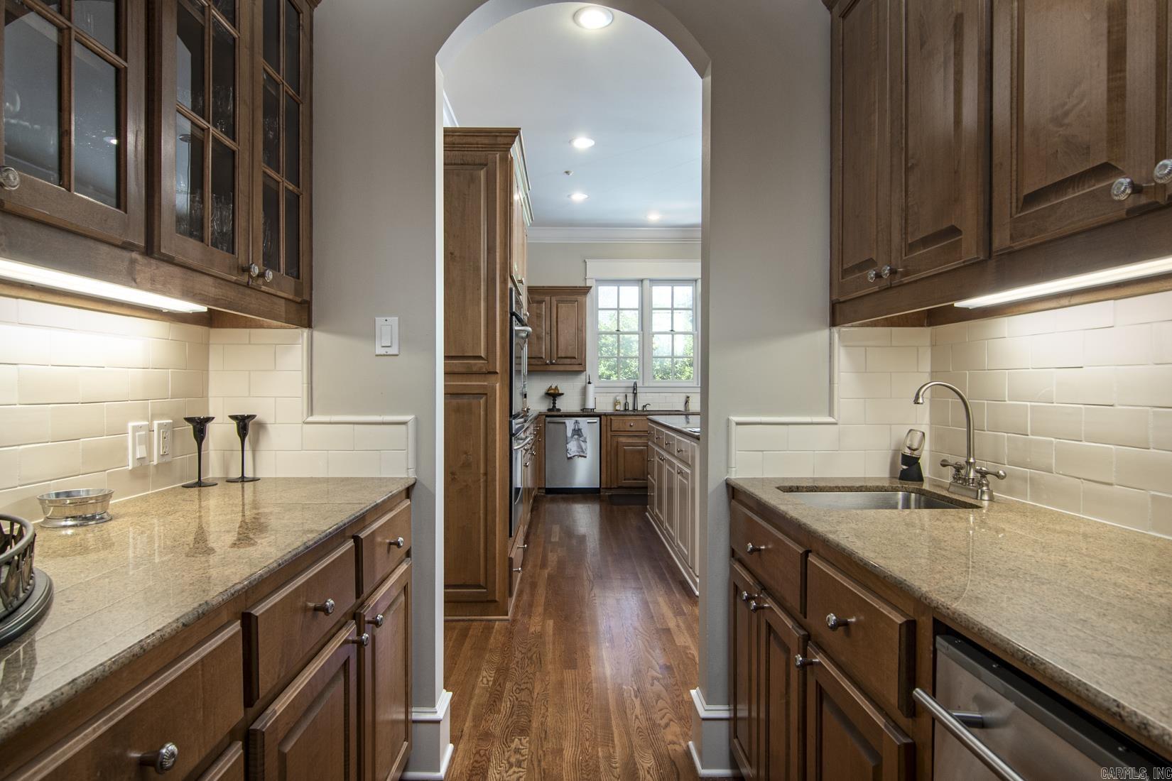 60 Sologne Cir  Little Rock, AR