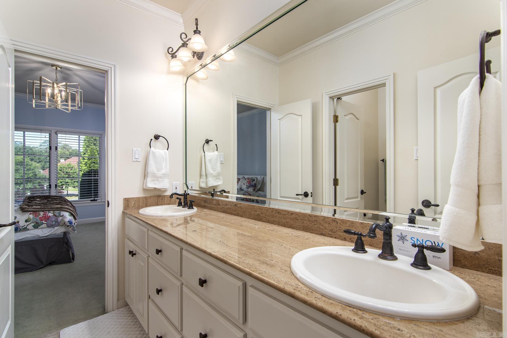 60 Sologne Cir  Little Rock, AR