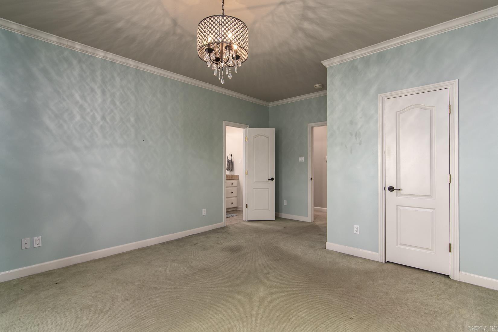 60 Sologne Cir  Little Rock, AR