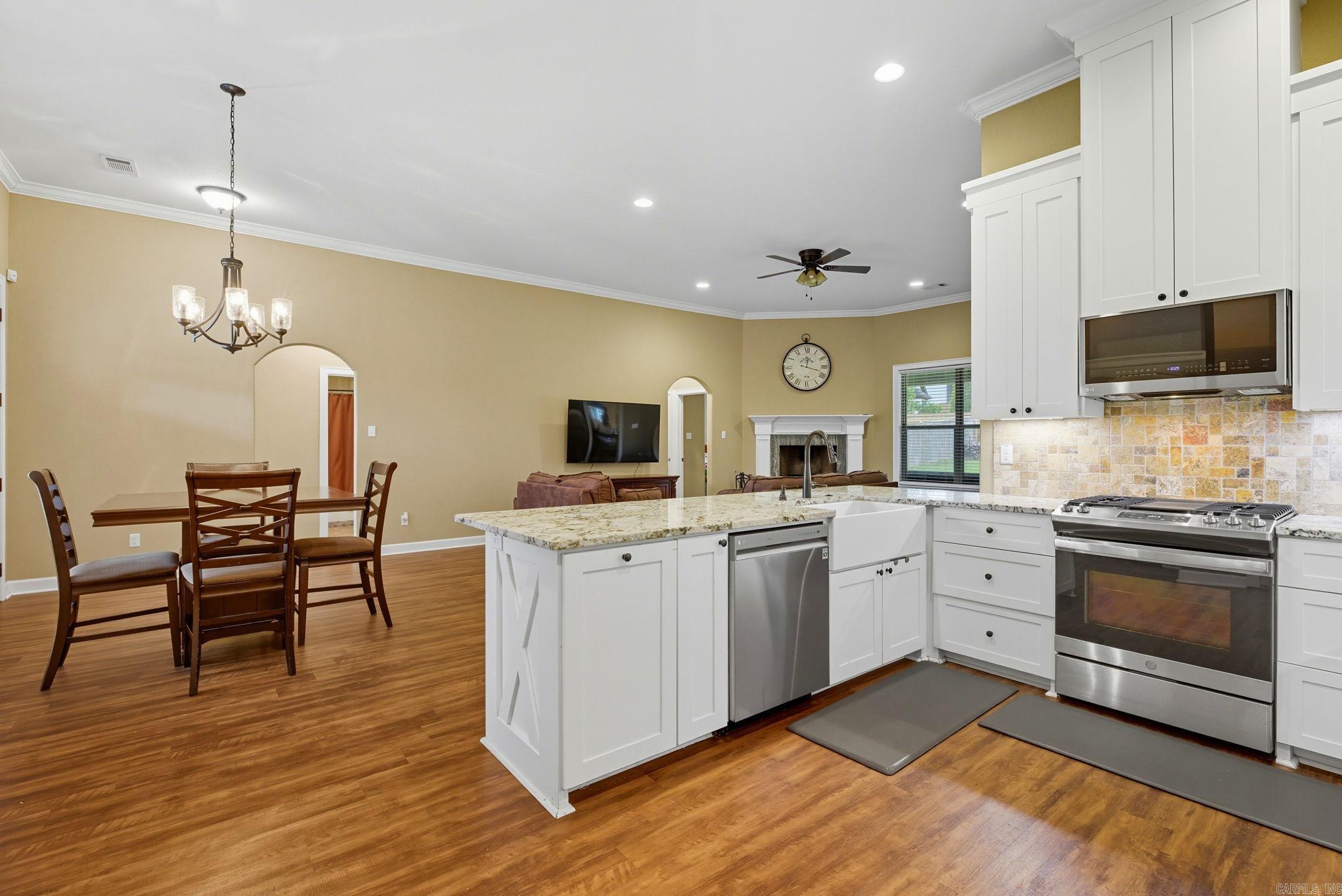 9009 Wooddale Dr  Sherwood, AR