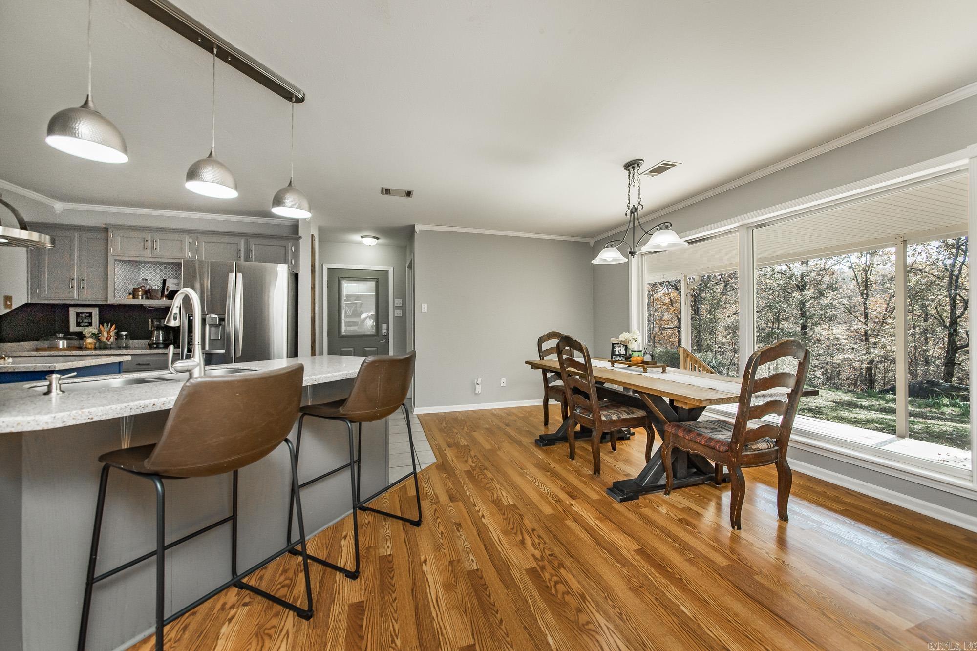 917 Lewisburg  Austin, AR