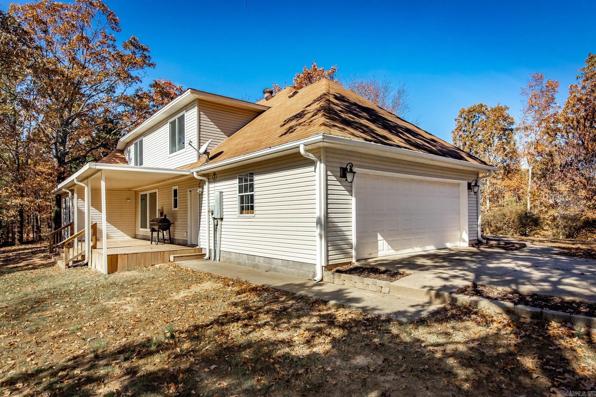 917 Lewisburg  Austin, AR