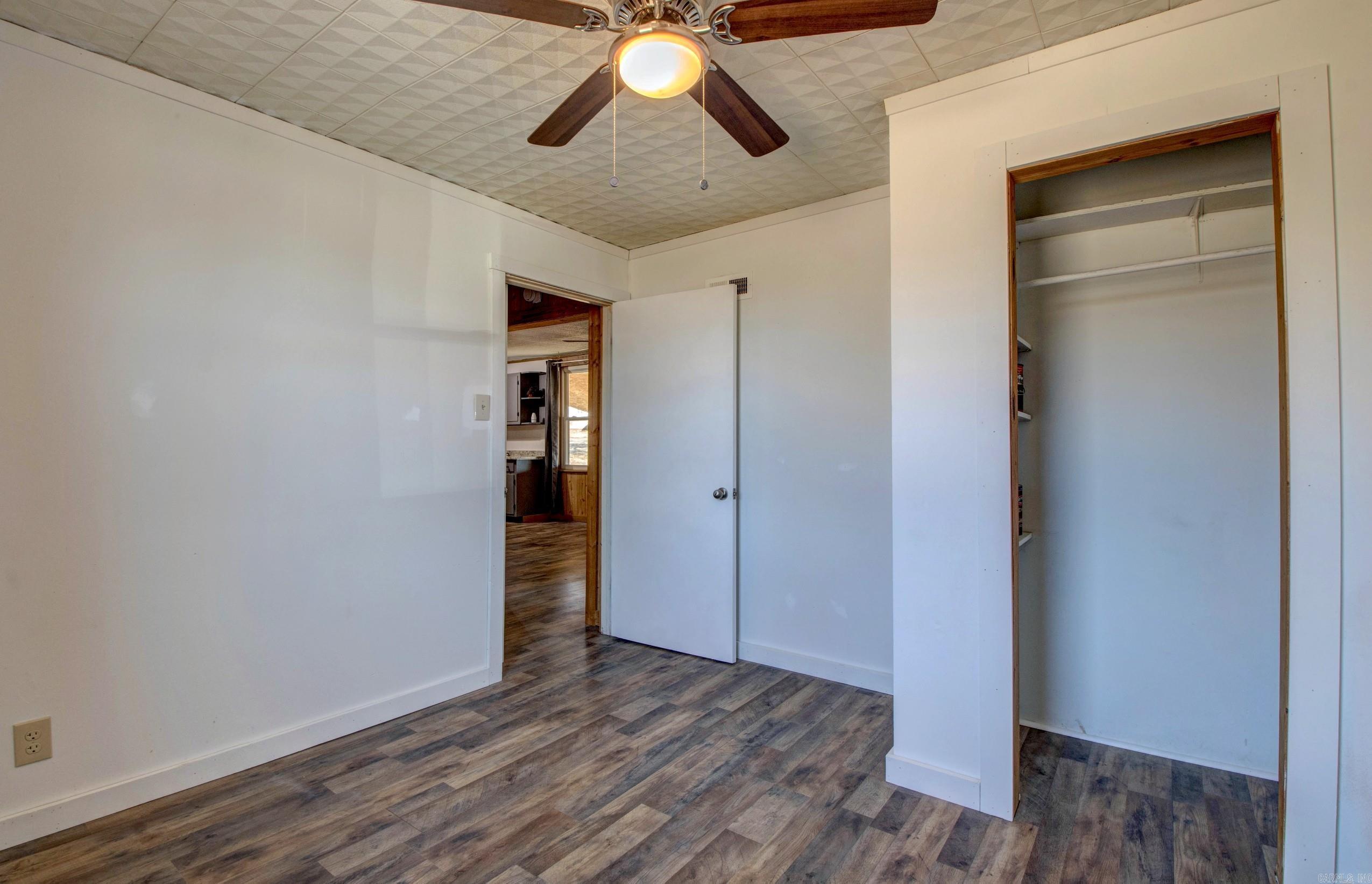 1612 Ridge Road  El Paso, AR