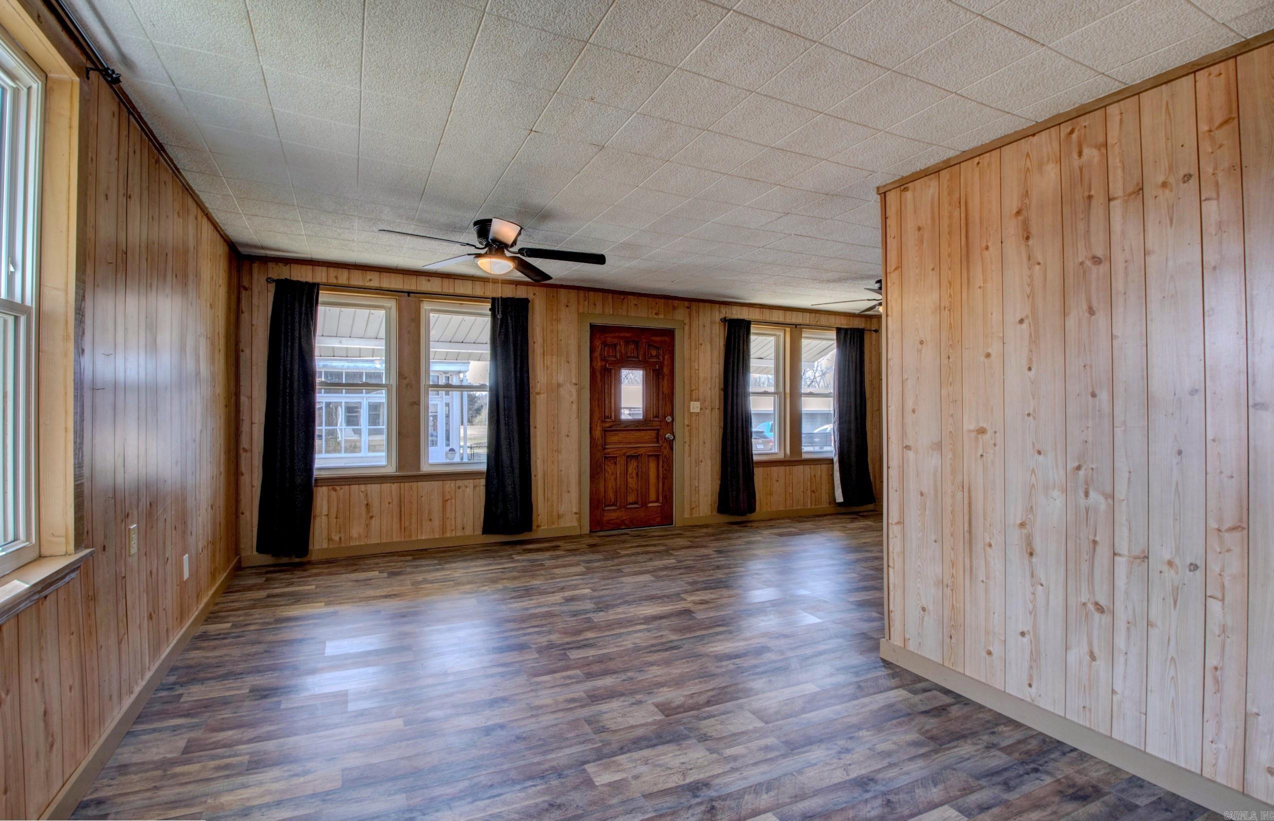 1612 Ridge Road  El Paso, AR