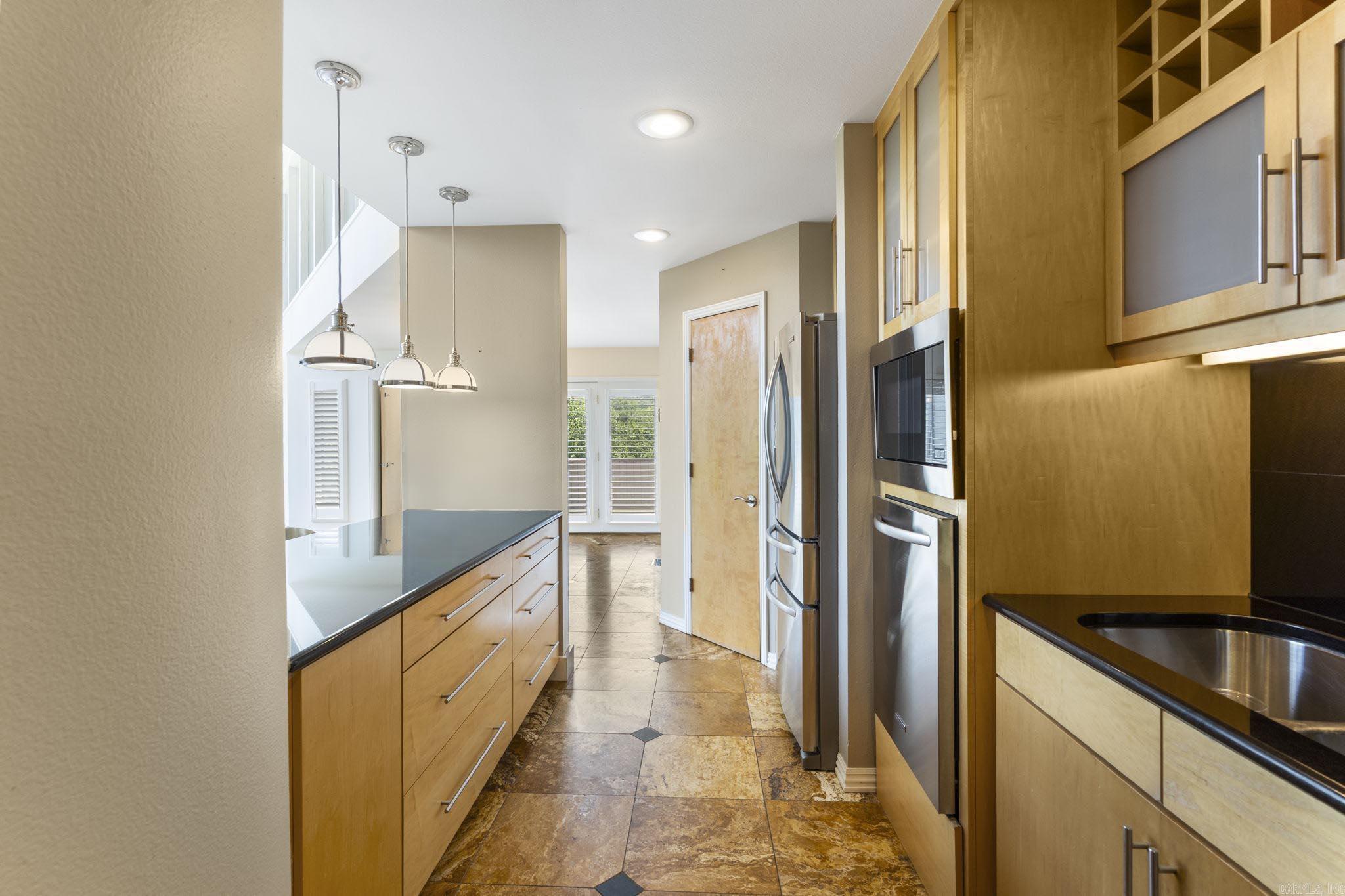 1140 E Lakefront Drive  Fayetteville, AR