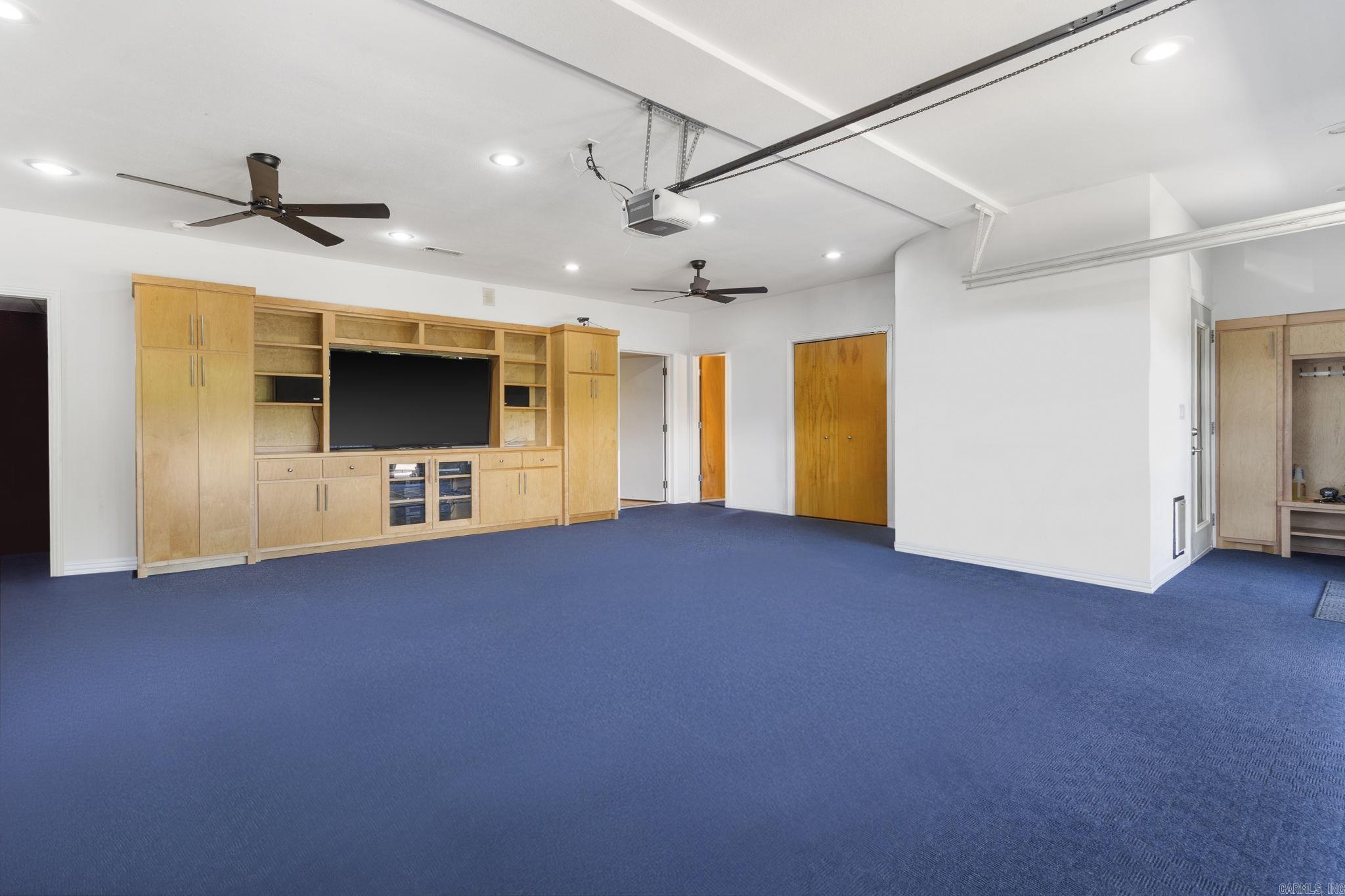 1140 E Lakefront Drive  Fayetteville, AR