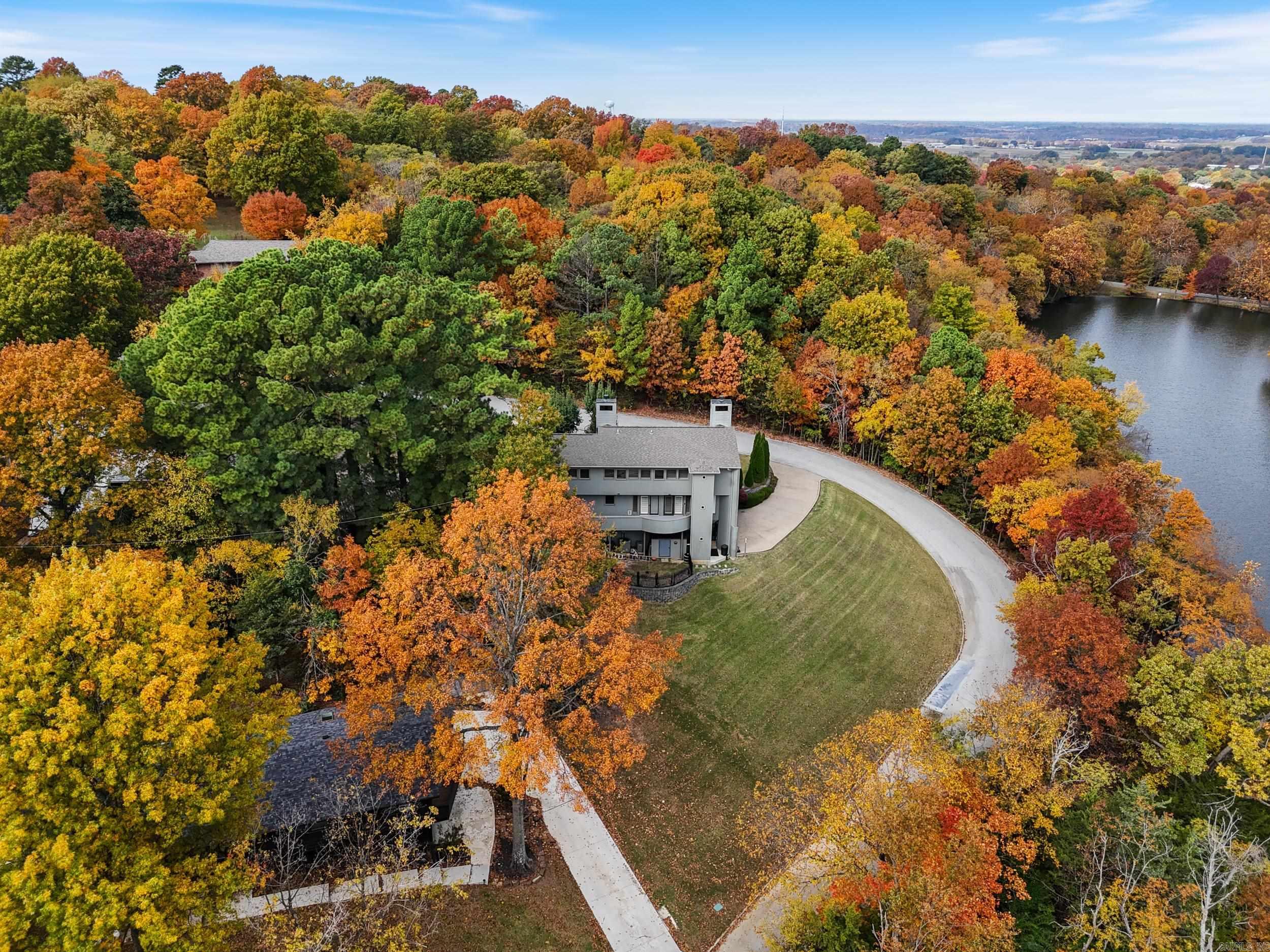 1140 E Lakefront Drive  Fayetteville, AR