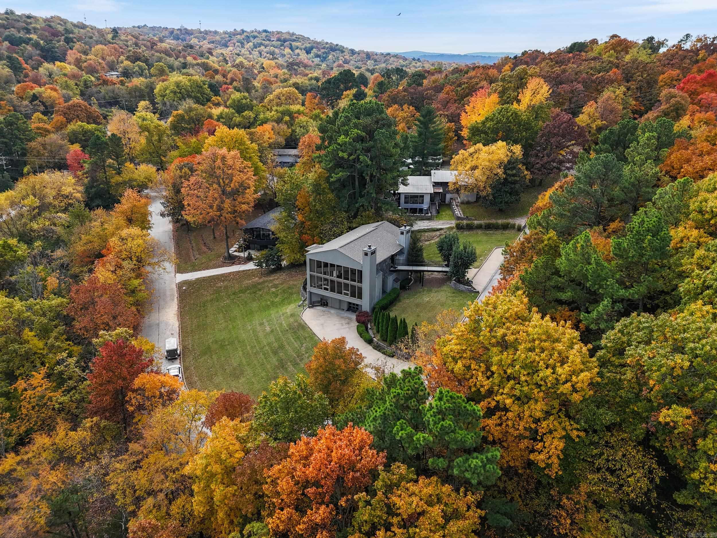 1140 E Lakefront Drive  Fayetteville, AR