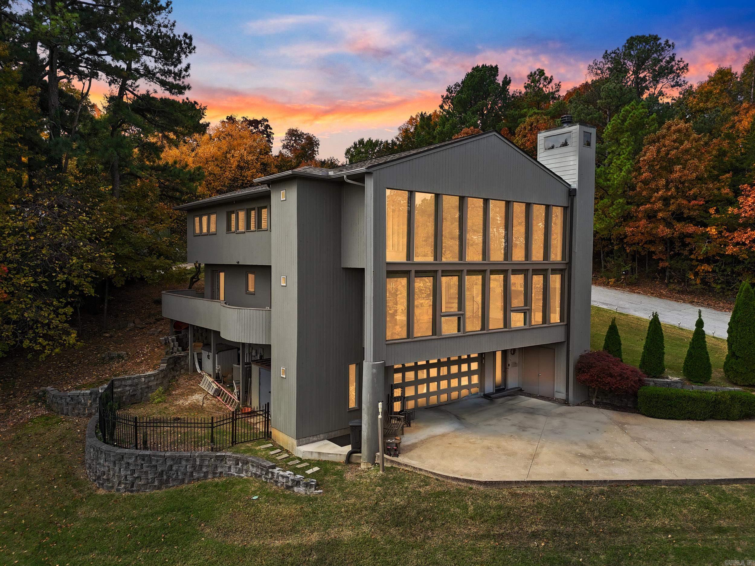 1140 E Lakefront Drive  Fayetteville, AR