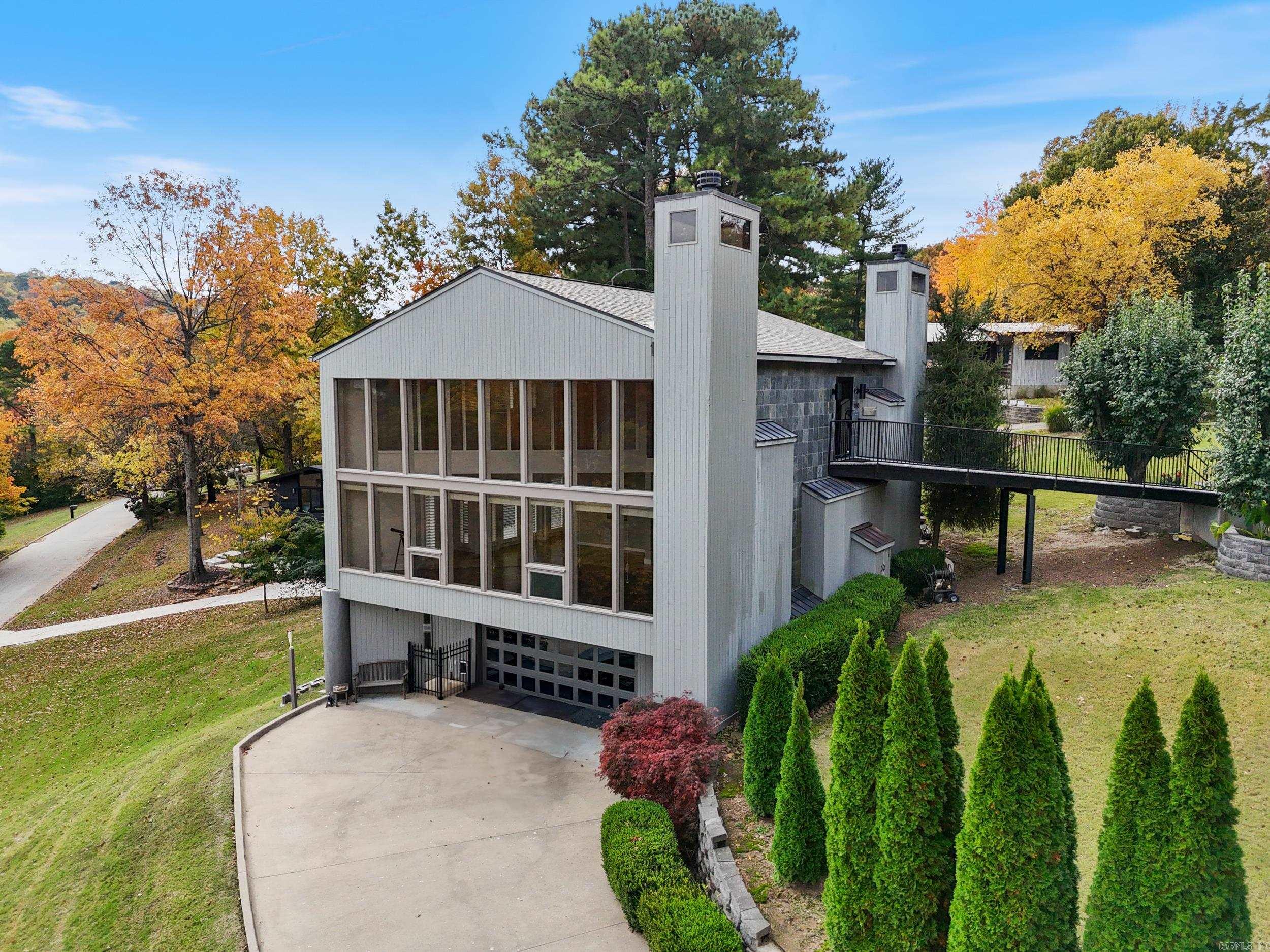 1140 E Lakefront Drive  Fayetteville, AR