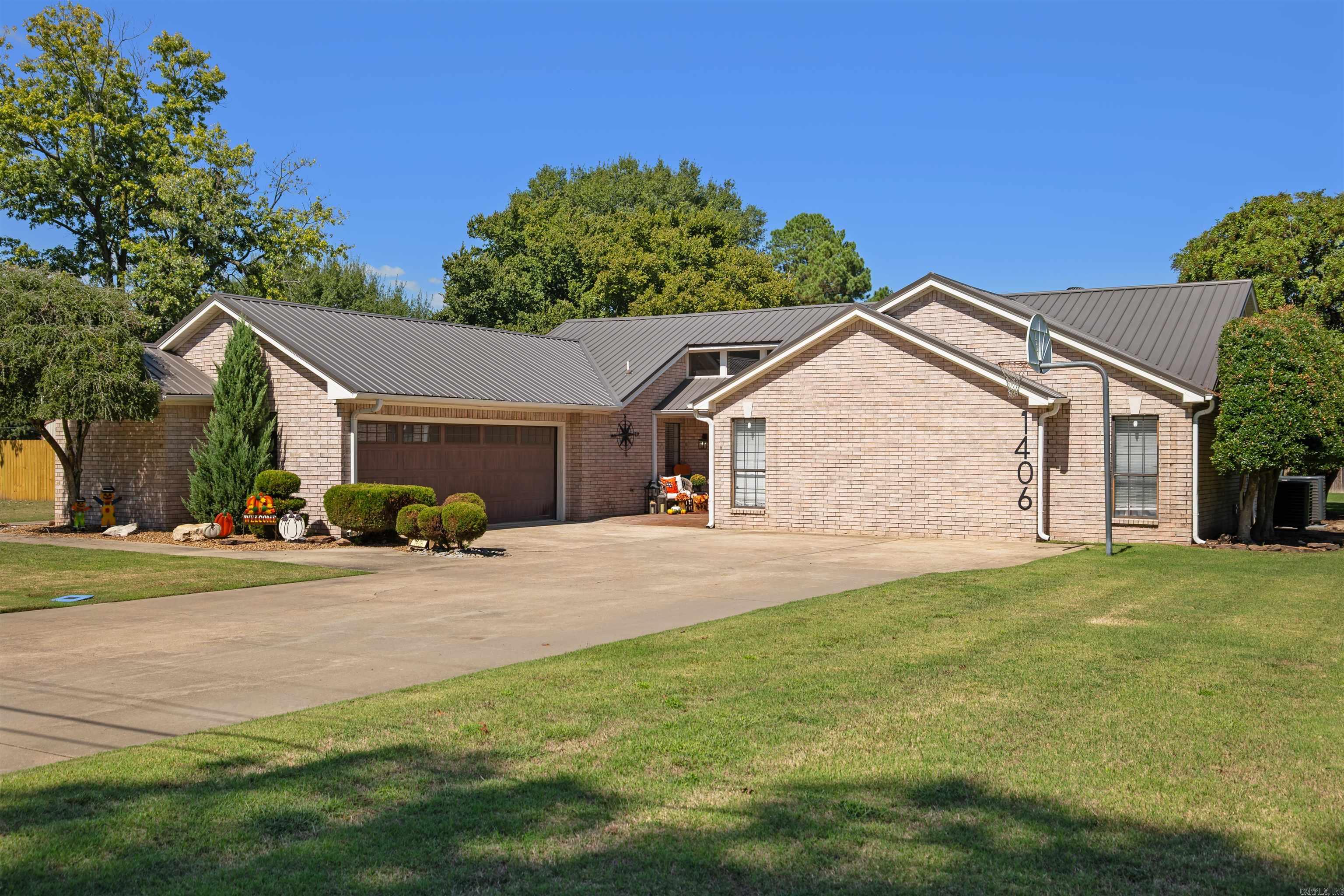 1406 Lester  Trumann, AR