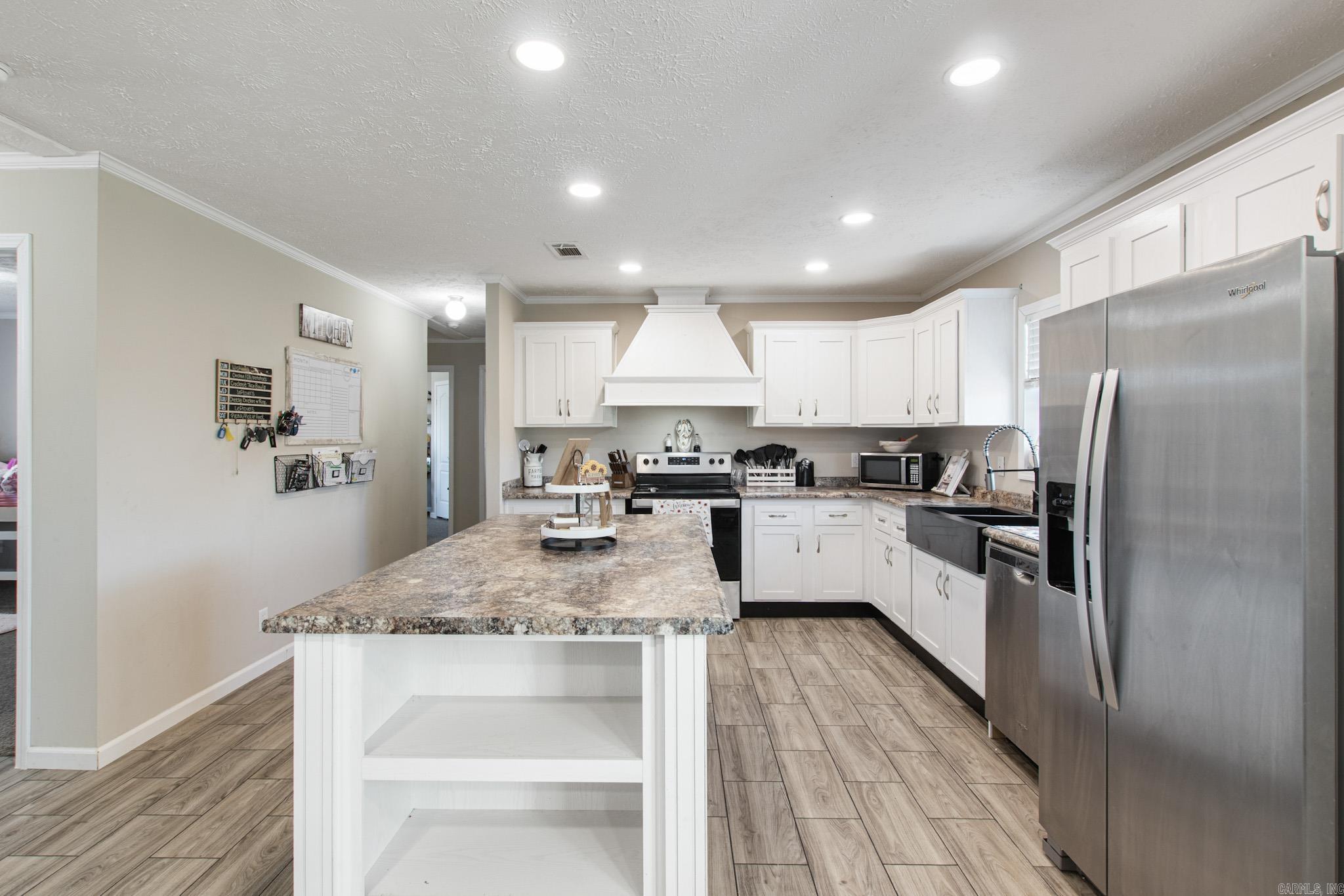 160 Oak Grove  Austin, AR