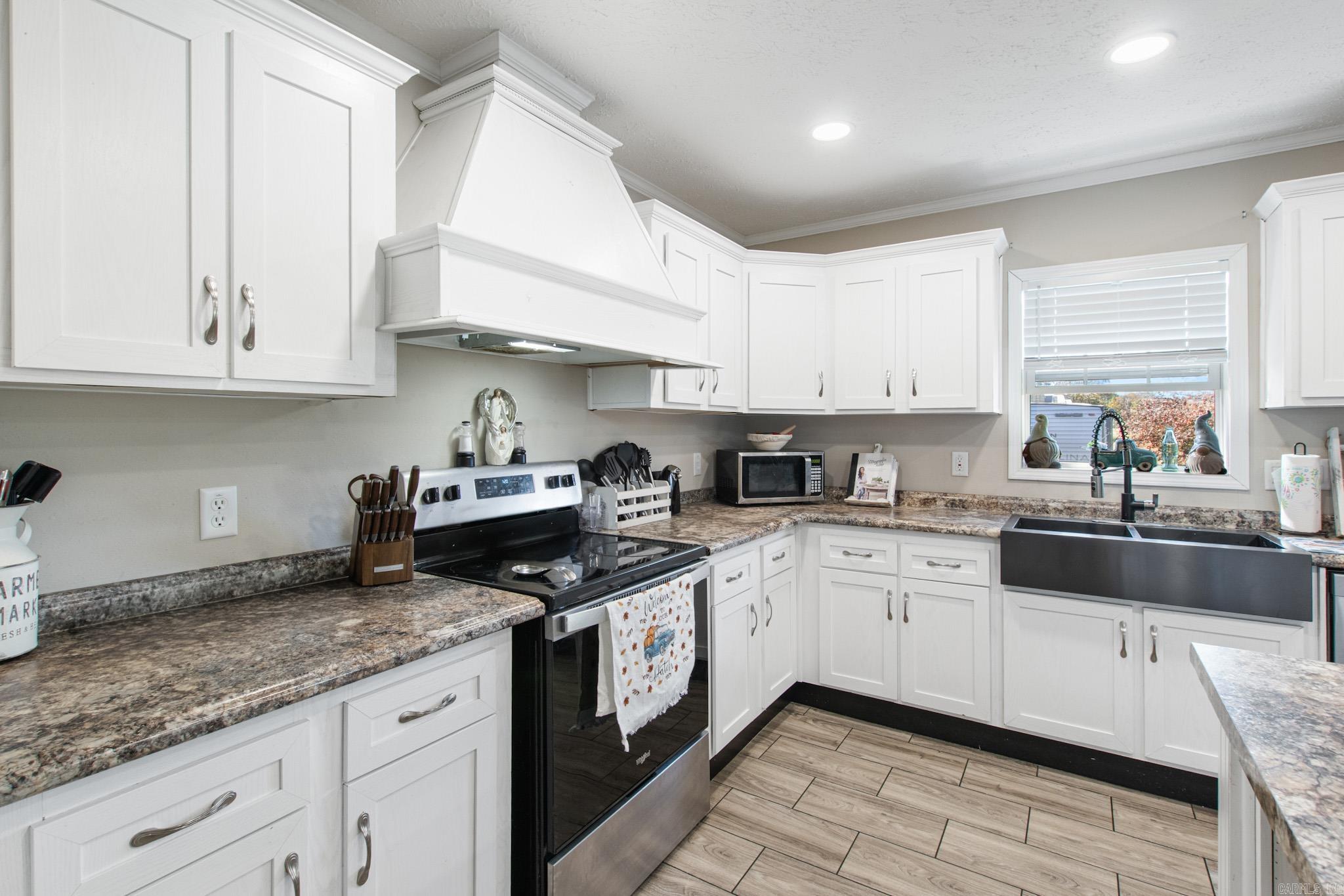 160 Oak Grove  Austin, AR