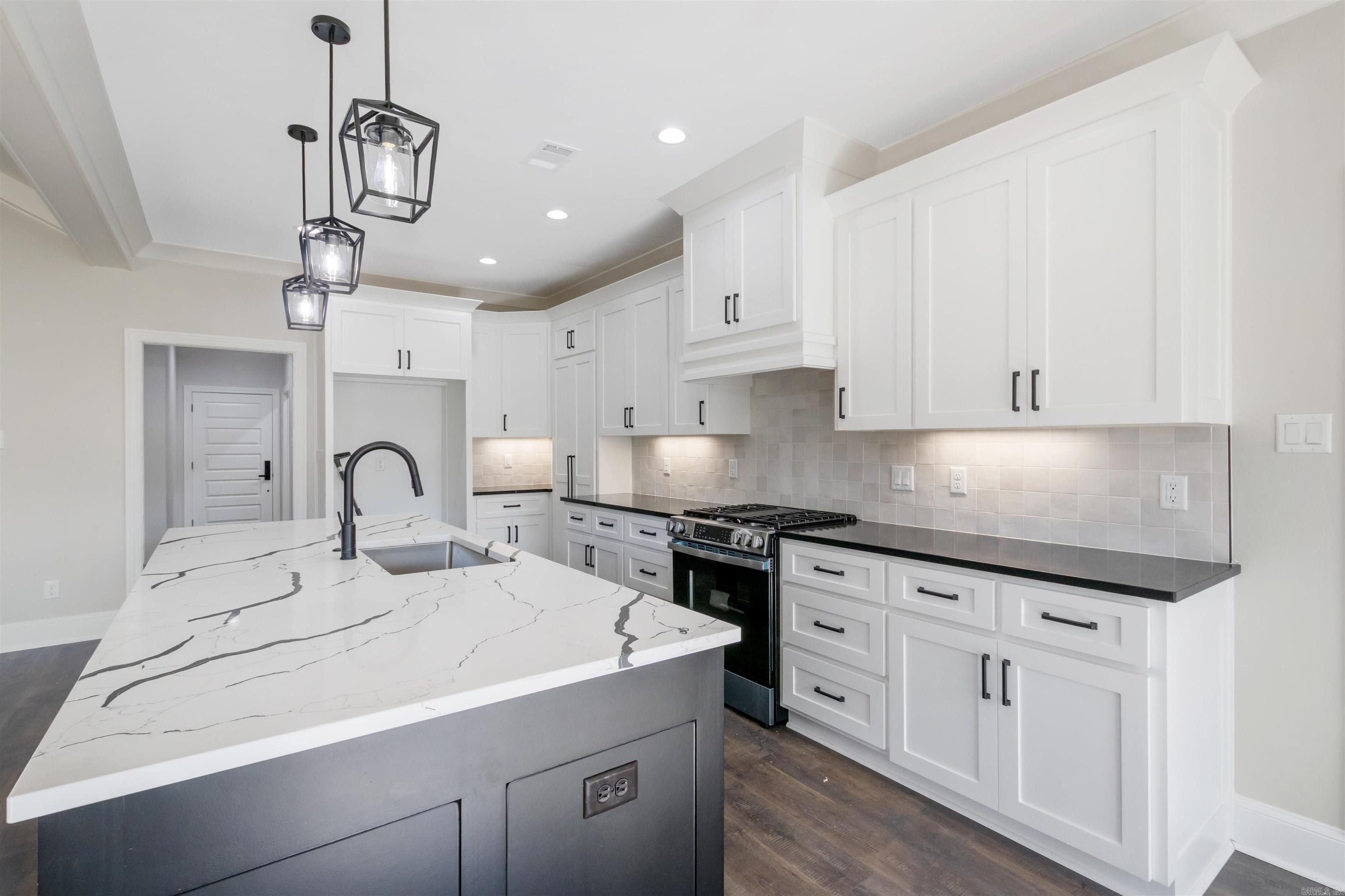 517 Valley Oak  Sherwood, AR